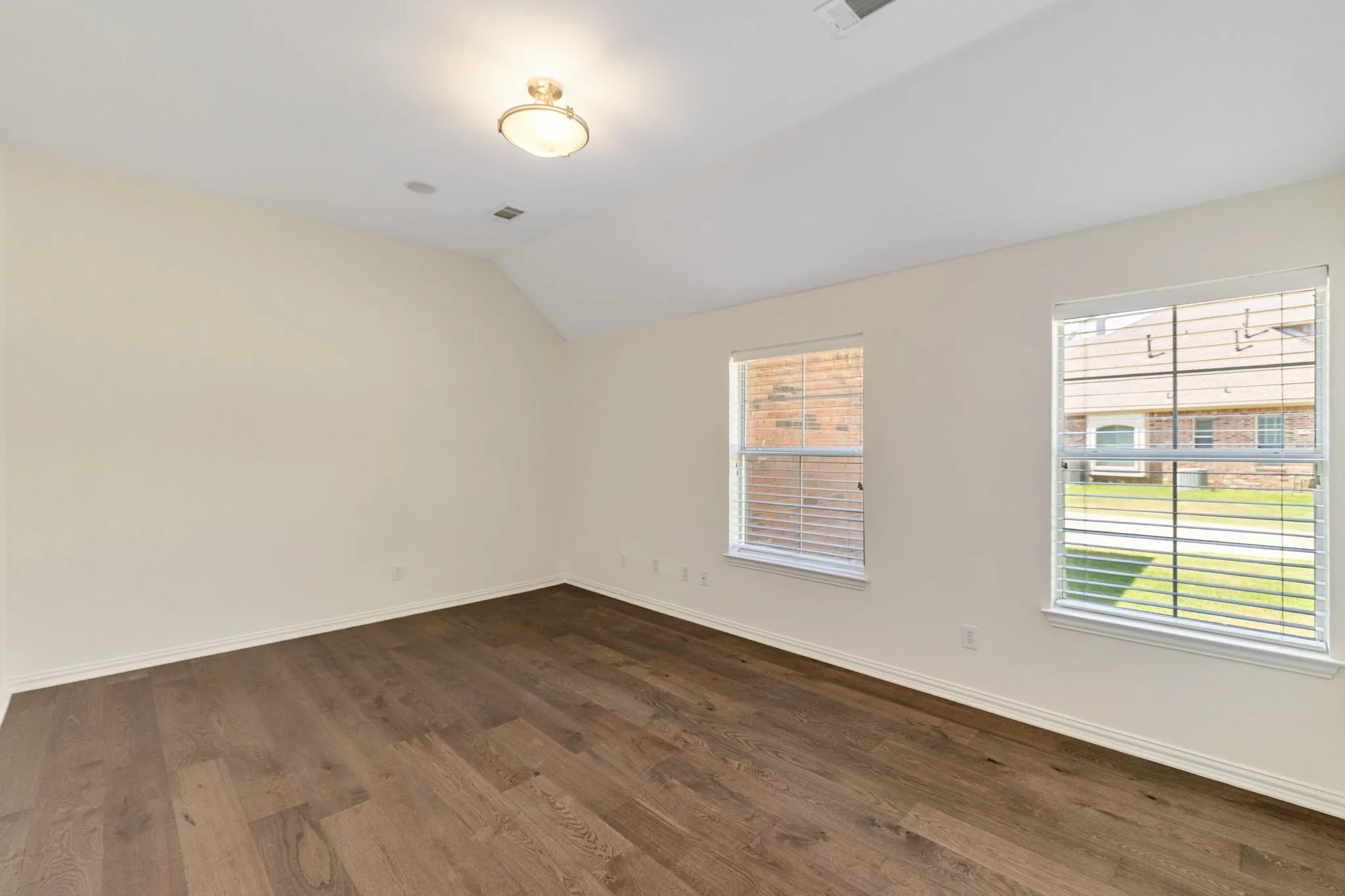 Single Family Residence For Sale in Collin County , 465 Bee Caves Road, Lucas, Texas 75002, 4 Bedroom, 3 Bathroom, 3 Garage spaces, 3,453 Sqft, built in 2001, mls#21365137, Real Estate Agent in Lucas, Homes For Sale in Collin county, Homes For Sale in Lucas, Realtor in Lucas Texas, Real Estate Brokerage Independent Realty Texas, Luminita Cordes Realtor