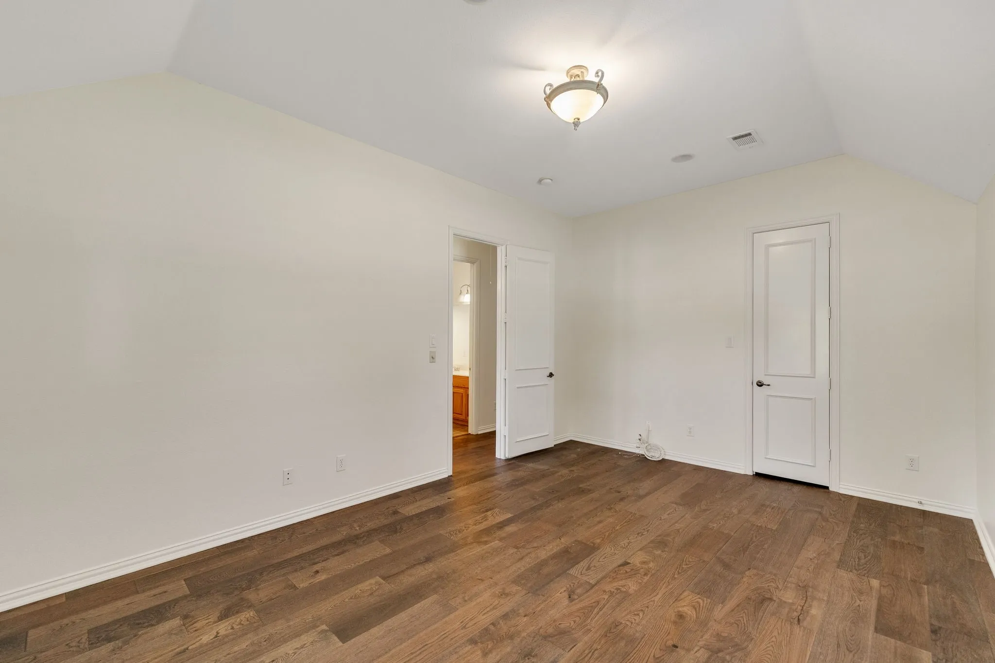 Single Family Residence For Sale in Collin County , 465 Bee Caves Road, Lucas, Texas 75002, 4 Bedroom, 3 Bathroom, 3 Garage spaces, 3,453 Sqft, built in 2001, mls#21365137, Real Estate Agent in Lucas, Homes For Sale in Collin county, Homes For Sale in Lucas, Realtor in Lucas Texas, Real Estate Brokerage Independent Realty Texas, Luminita Cordes Realtor