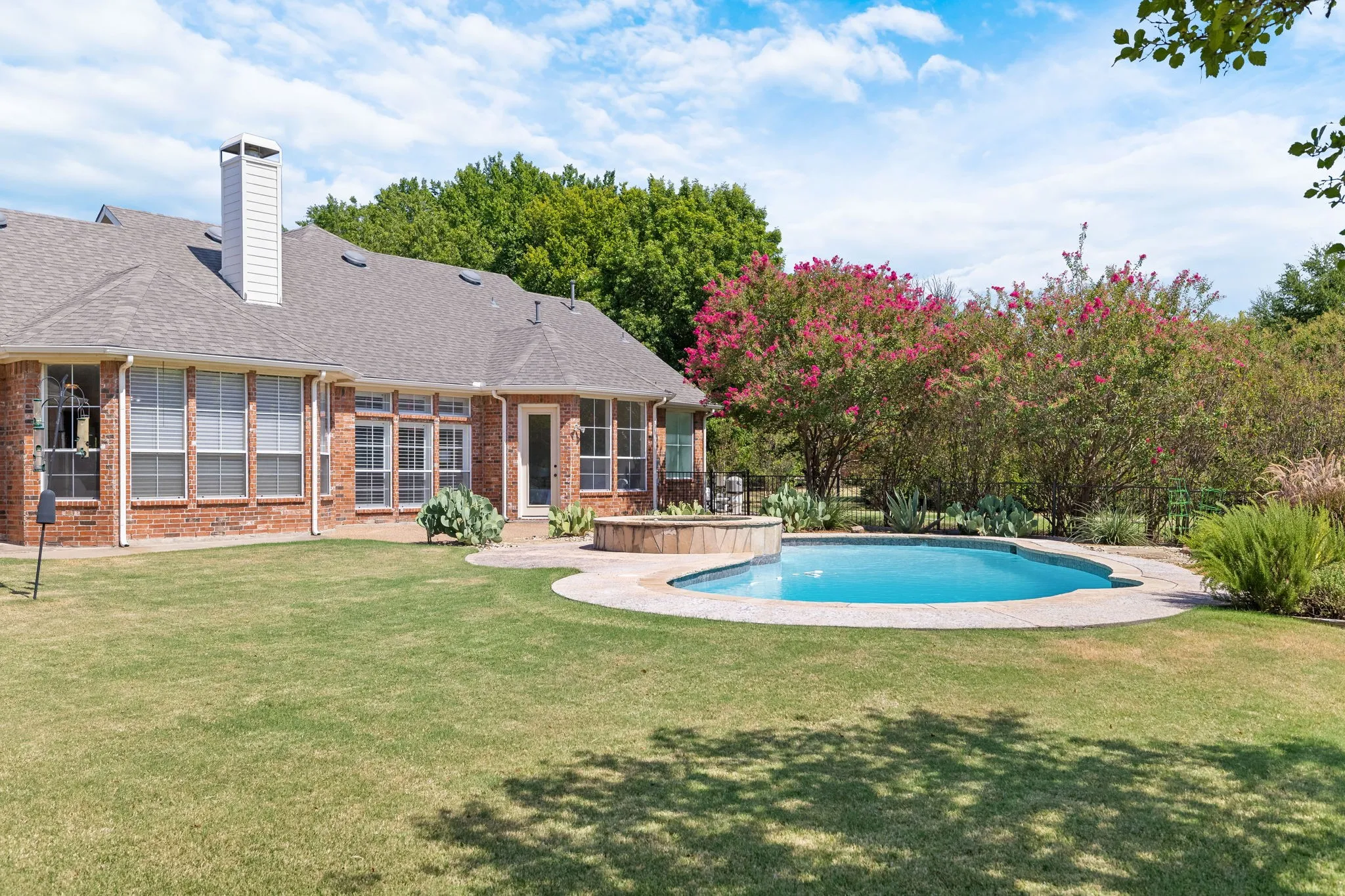 Single Family Residence For Sale in Collin County , 465 Bee Caves Road, Lucas, Texas 75002, 4 Bedroom, 3 Bathroom, 3 Garage spaces, 3,453 Sqft, built in 2001, mls#21365137, Real Estate Agent in Lucas, Homes For Sale in Collin county, Homes For Sale in Lucas, Realtor in Lucas Texas, Real Estate Brokerage Independent Realty Texas, Luminita Cordes Realtor