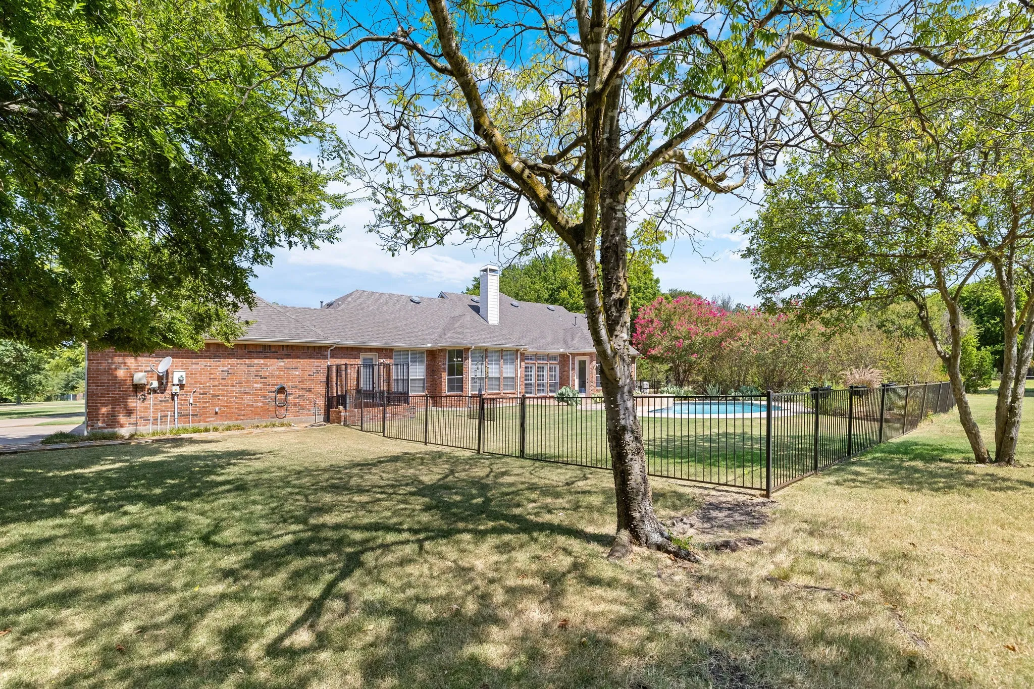 Single Family Residence For Sale in Collin County , 465 Bee Caves Road, Lucas, Texas 75002, 4 Bedroom, 3 Bathroom, 3 Garage spaces, 3,453 Sqft, built in 2001, mls#21365137, Real Estate Agent in Lucas, Homes For Sale in Collin county, Homes For Sale in Lucas, Realtor in Lucas Texas, Real Estate Brokerage Independent Realty Texas, Luminita Cordes Realtor