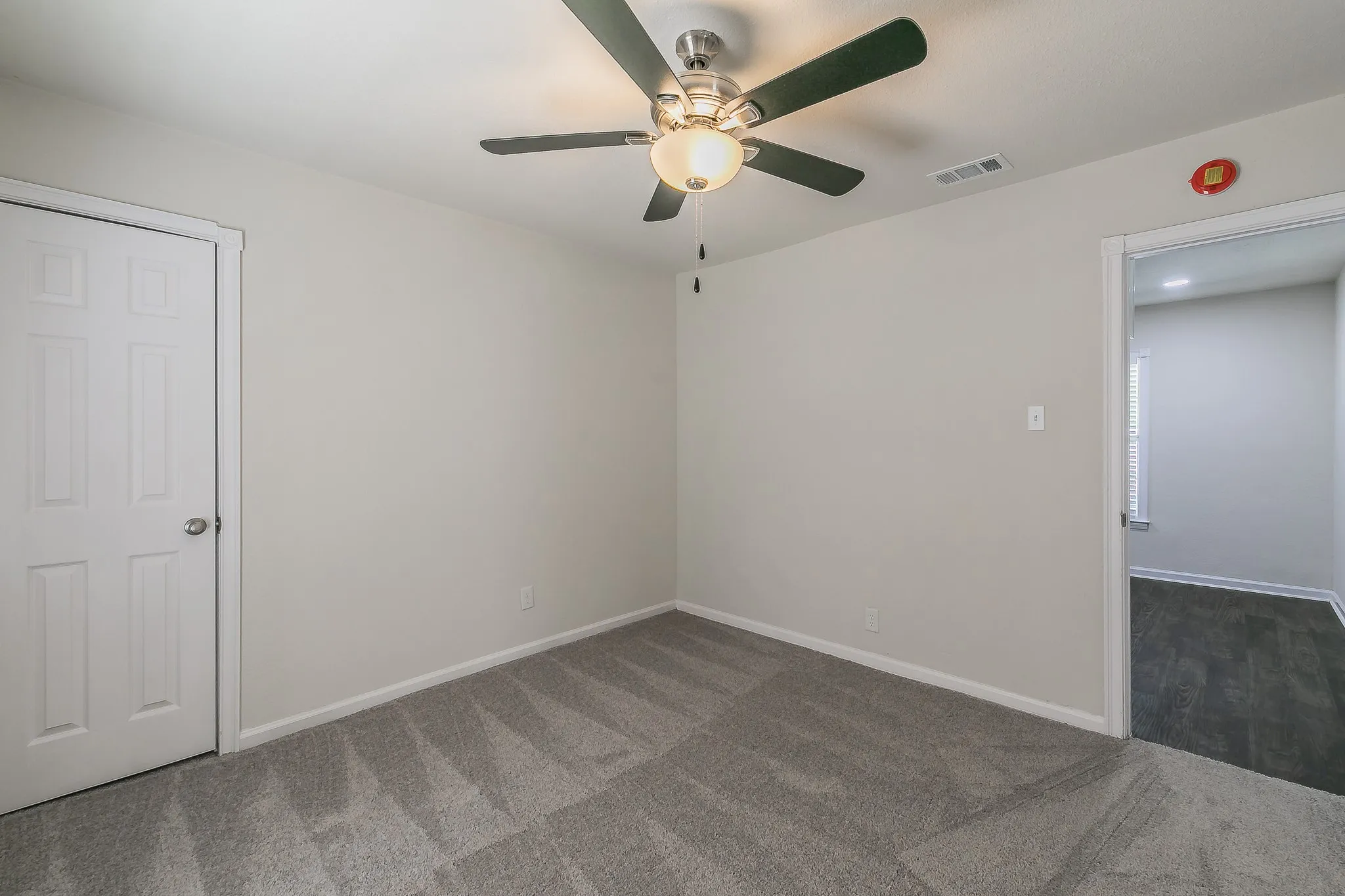 Single Family Residence For Sale in Tarrant County , 5729 Wellesley Avenue, Fort Worth, Texas 76107, 3 Bedroom, 1 Bathroom, Garage spaces, 912 Sqft, built in 1953, mls#21365169, Real Estate Agent in Fort Worth, Homes For Sale in Tarrant county, Homes For Sale in Fort Worth, Realtor in Fort Worth Texas, Real Estate Brokerage Independent Realty Texas, Luminita Cordes Realtor