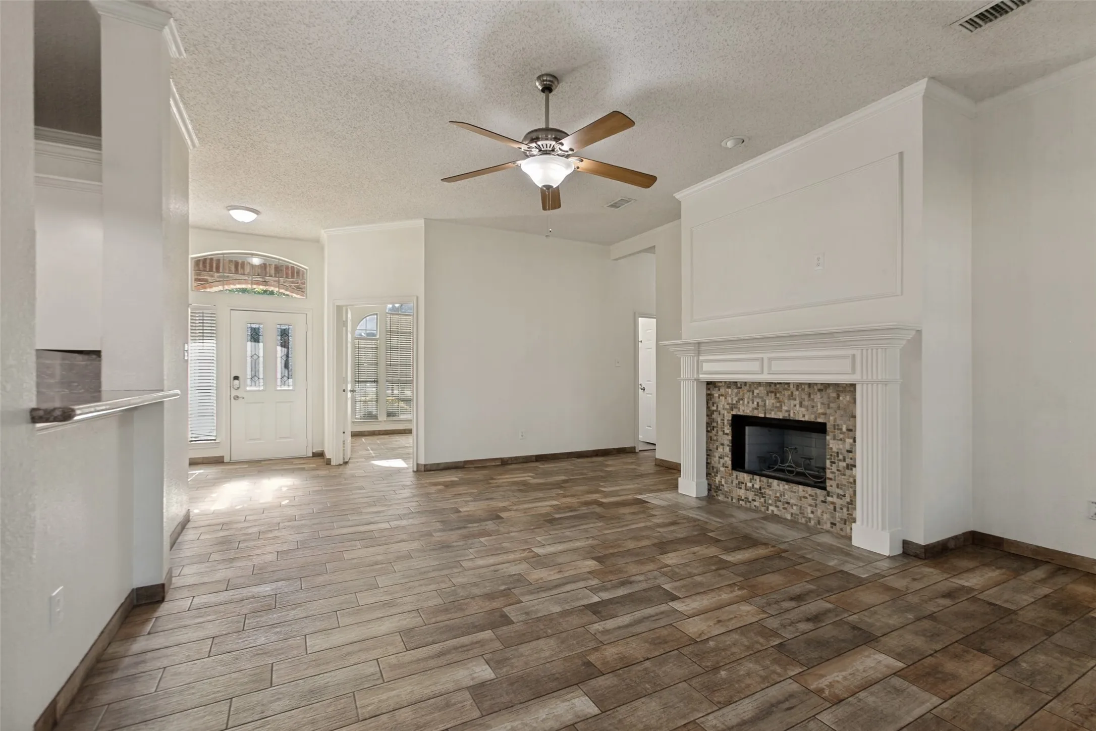 Single Family Residence For Sale in Dallas County , 2601 Ridgemeade Drive, Garland, Texas 75040, 4 Bedroom, 2 Bathroom, 2 Garage spaces, 2,045 Sqft, built in 1993, mls#21364804, Real Estate Agent in Garland, Homes For Sale in Dallas county, Homes For Sale in Garland, Realtor in Garland Texas, Real Estate Brokerage Independent Realty Texas, Luminita Cordes Realtor