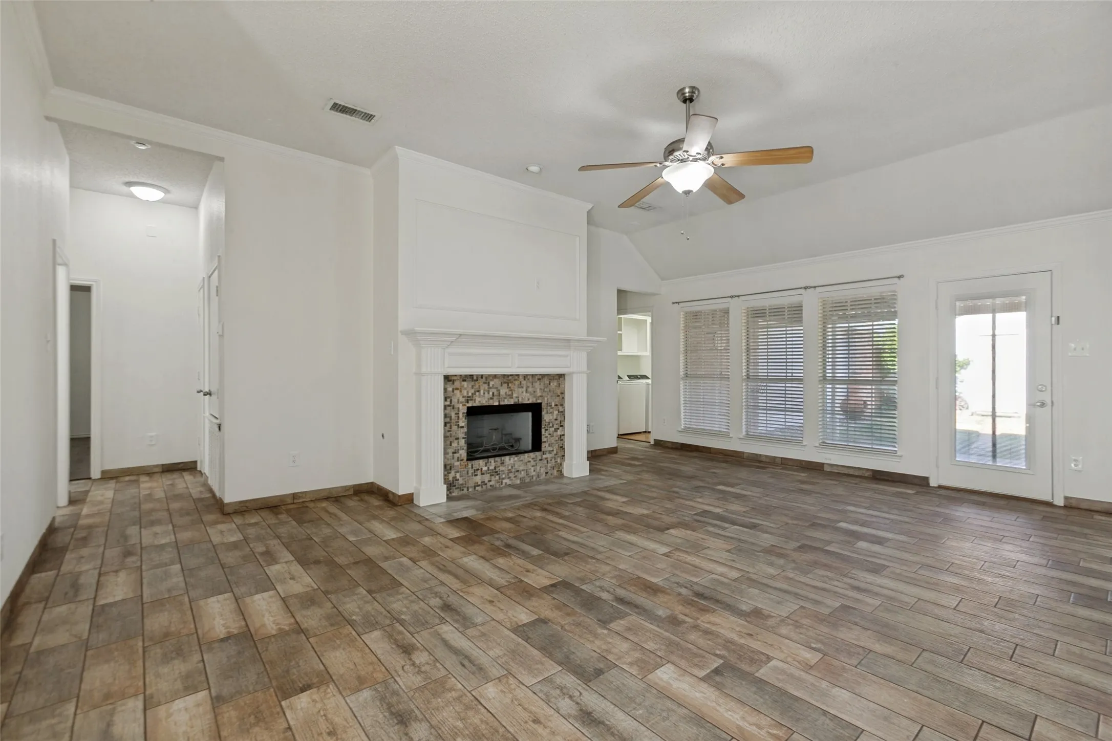 Single Family Residence For Sale in Dallas County , 2601 Ridgemeade Drive, Garland, Texas 75040, 4 Bedroom, 2 Bathroom, 2 Garage spaces, 2,045 Sqft, built in 1993, mls#21364804, Real Estate Agent in Garland, Homes For Sale in Dallas county, Homes For Sale in Garland, Realtor in Garland Texas, Real Estate Brokerage Independent Realty Texas, Luminita Cordes Realtor