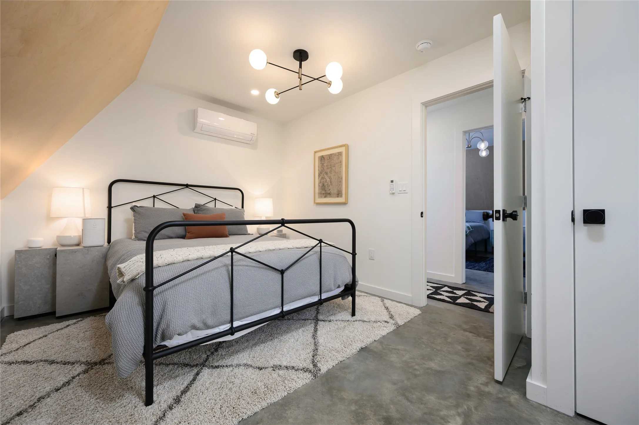 2nd bedroom, downstairs with closet