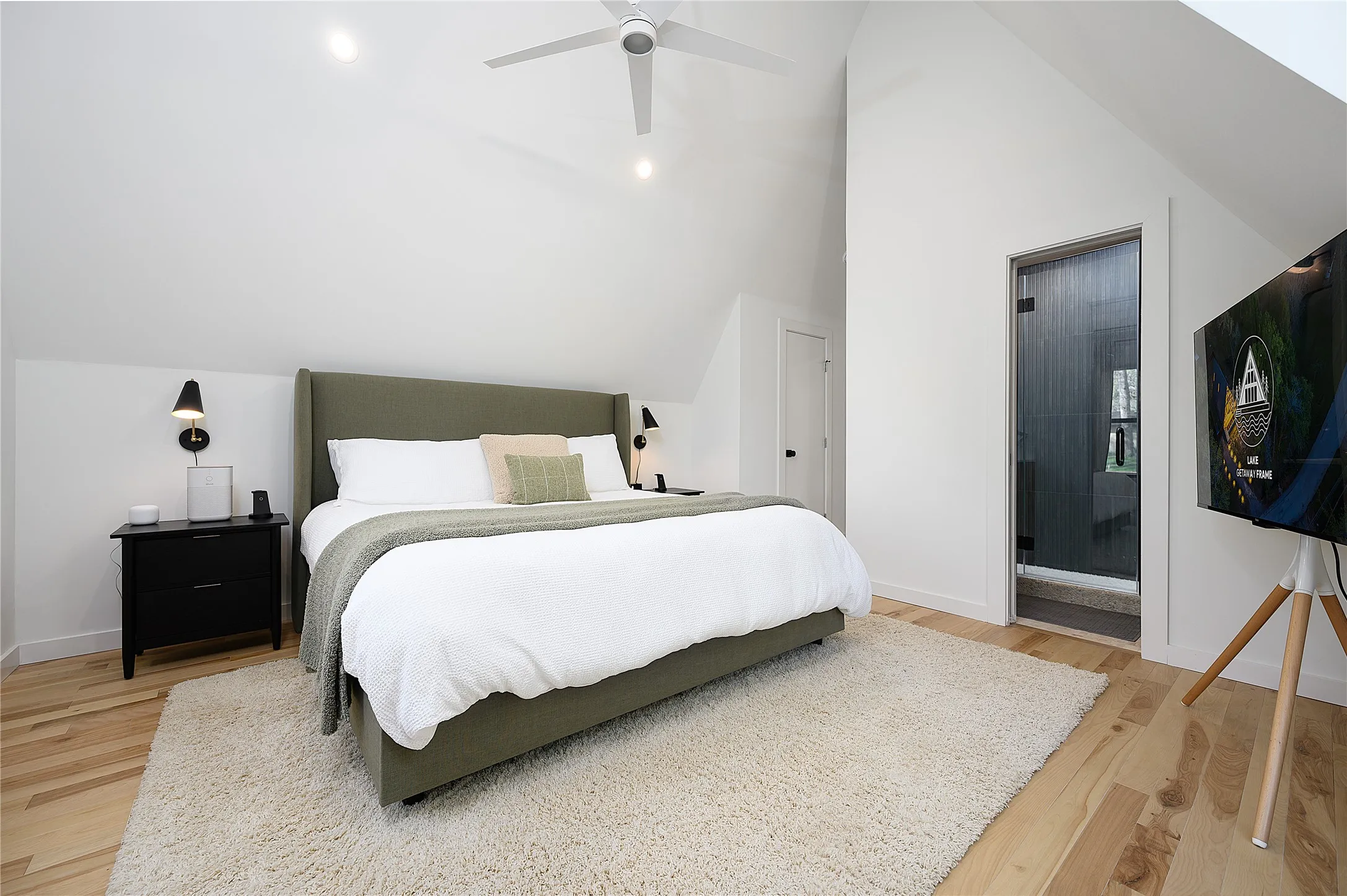 Large primary bedroom
