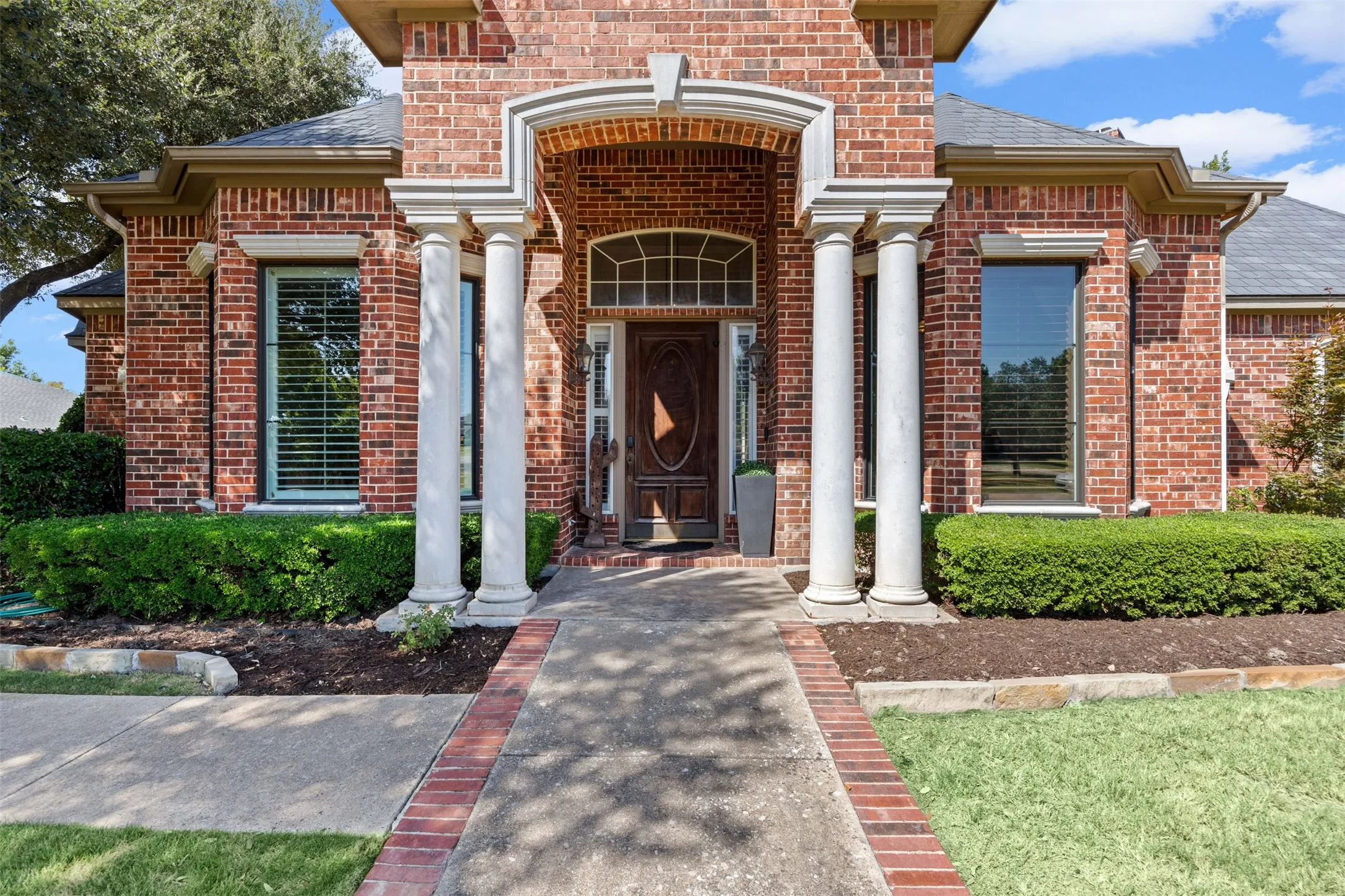 Single Family Residence For Sale in Ellis County , 441 Country Ridge Lane, Red Oak, Texas 75154, 4 Bedroom, 4 Bathroom, 3 Garage spaces, 3,625 Sqft, built in 1997, mls#21362789, Real Estate Agent in Red Oak, Homes For Sale in Ellis county, Homes For Sale in Red Oak, Realtor in Red Oak Texas, Real Estate Brokerage Independent Realty Texas, Luminita Cordes Realtor