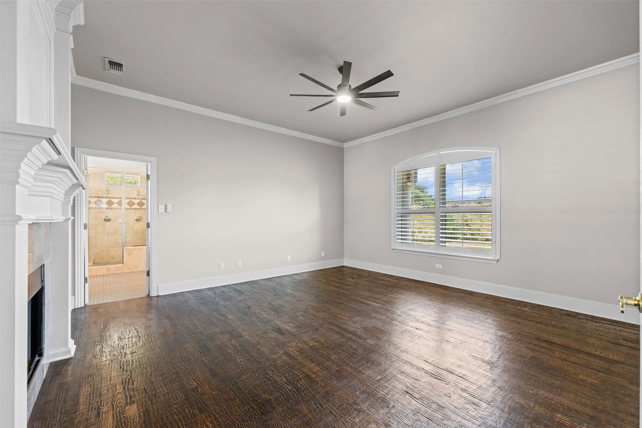 Single Family Residence For Sale in Ellis County , 441 Country Ridge Lane, Red Oak, Texas 75154, 4 Bedroom, 4 Bathroom, 3 Garage spaces, 3,625 Sqft, built in 1997, mls#21362789, Real Estate Agent in Red Oak, Homes For Sale in Ellis county, Homes For Sale in Red Oak, Realtor in Red Oak Texas, Real Estate Brokerage Independent Realty Texas, Luminita Cordes Realtor
