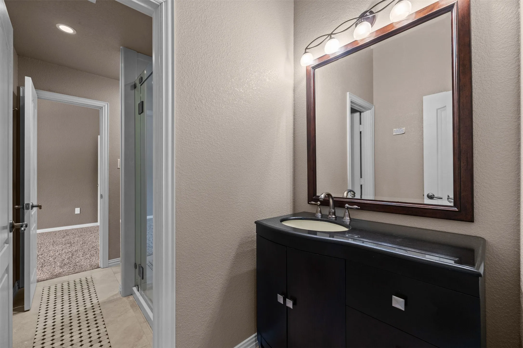 Single Family Residence For Sale in Ellis County , 441 Country Ridge Lane, Red Oak, Texas 75154, 4 Bedroom, 4 Bathroom, 3 Garage spaces, 3,625 Sqft, built in 1997, mls#21362789, Real Estate Agent in Red Oak, Homes For Sale in Ellis county, Homes For Sale in Red Oak, Realtor in Red Oak Texas, Real Estate Brokerage Independent Realty Texas, Luminita Cordes Realtor