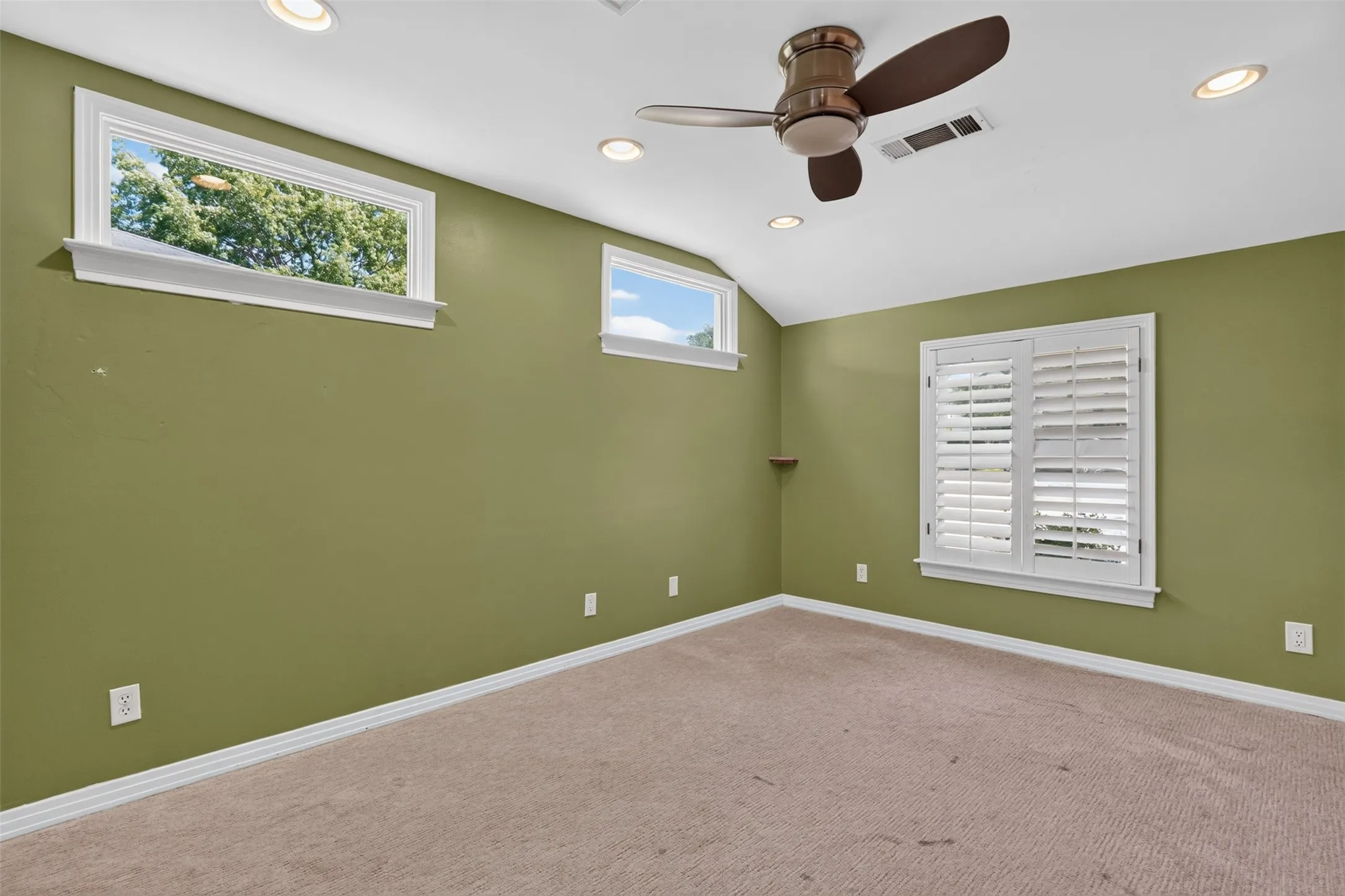 Single Family Residence For Rent in Dallas County , 8515 Midway Road, Dallas, Texas 75209, 3 Bedroom, 2 Bathroom, Garage spaces, 1,340 Sqft, built in 1946, mls#21363765, Real Estate Agent in Dallas, Homes For Rent in Dallas county, Homes For Rent in Dallas, Realtor in Dallas Texas, Real Estate Brokerage Independent Realty Texas, Luminita Cordes Realtor