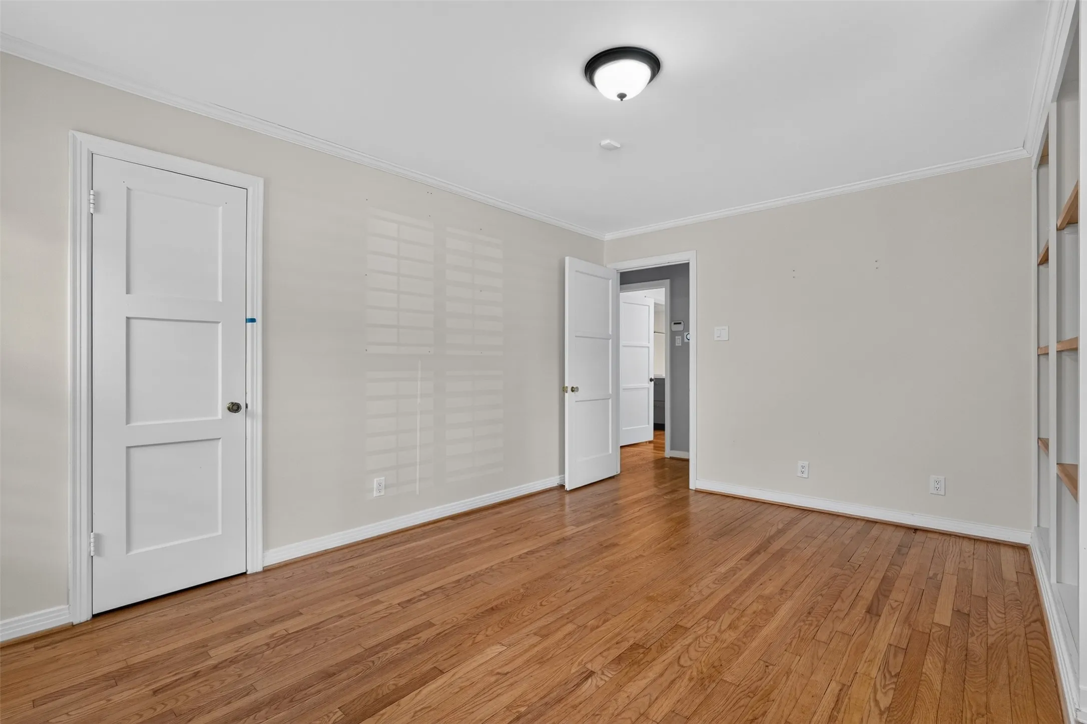 Single Family Residence For Rent in Dallas County , 8515 Midway Road, Dallas, Texas 75209, 3 Bedroom, 2 Bathroom, Garage spaces, 1,340 Sqft, built in 1946, mls#21363765, Real Estate Agent in Dallas, Homes For Rent in Dallas county, Homes For Rent in Dallas, Realtor in Dallas Texas, Real Estate Brokerage Independent Realty Texas, Luminita Cordes Realtor