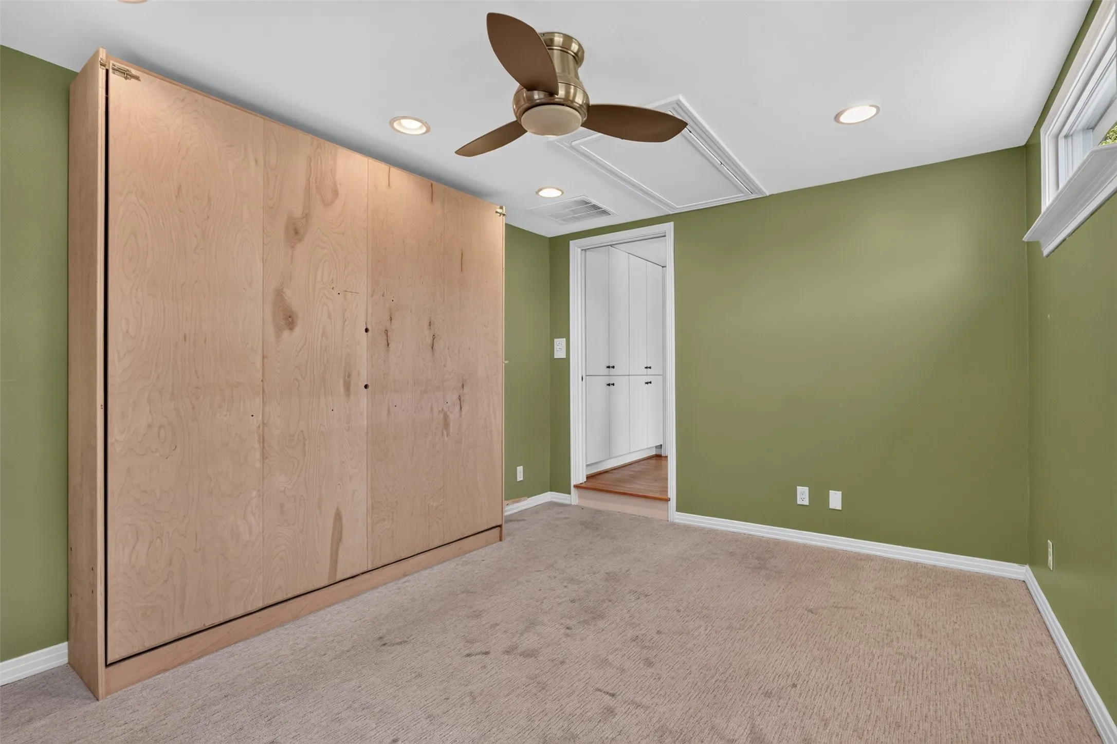 Single Family Residence For Rent in Dallas County , 8515 Midway Road, Dallas, Texas 75209, 3 Bedroom, 2 Bathroom, Garage spaces, 1,340 Sqft, built in 1946, mls#21363765, Real Estate Agent in Dallas, Homes For Rent in Dallas county, Homes For Rent in Dallas, Realtor in Dallas Texas, Real Estate Brokerage Independent Realty Texas, Luminita Cordes Realtor