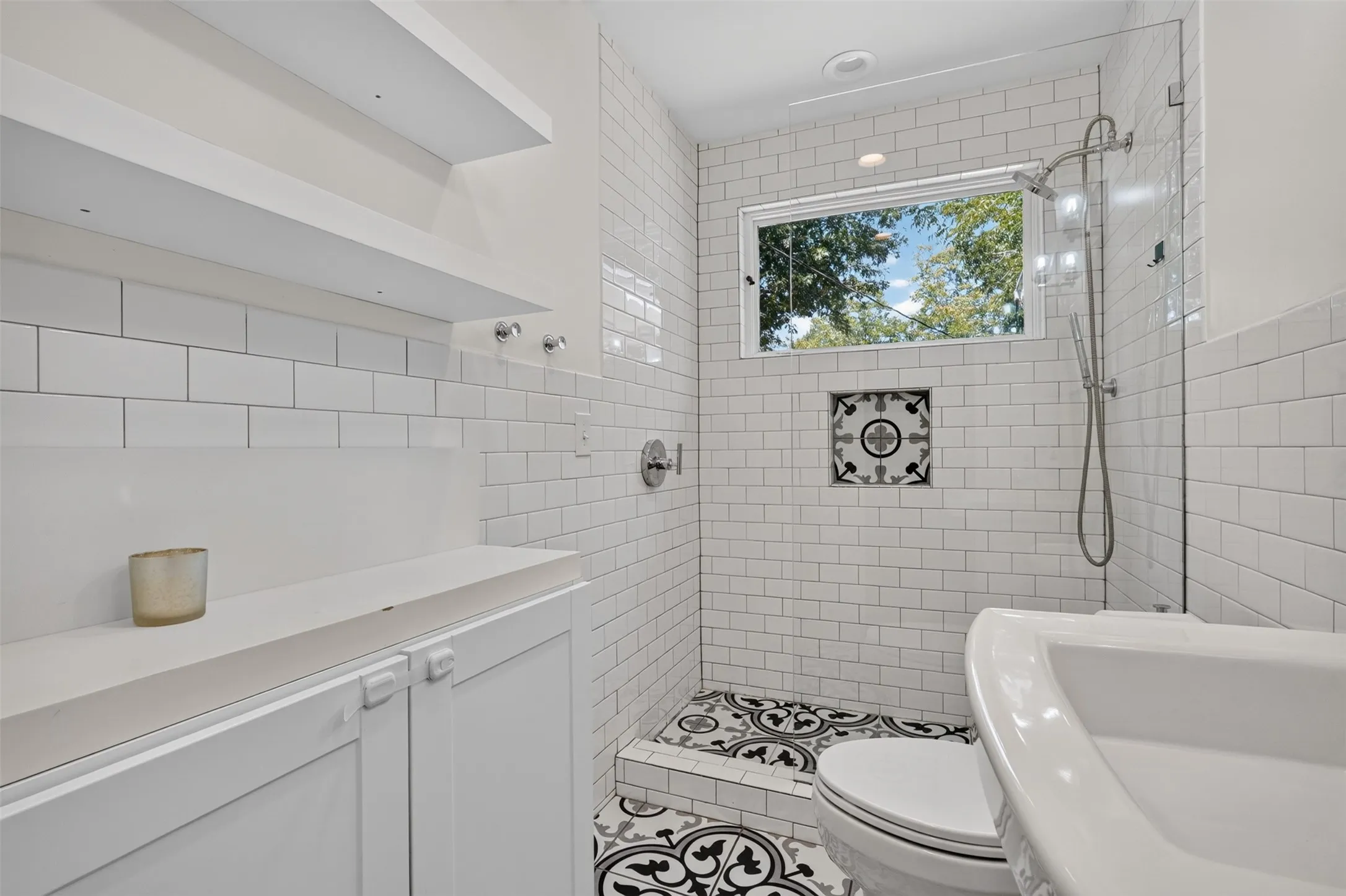 Single Family Residence For Rent in Dallas County , 8515 Midway Road, Dallas, Texas 75209, 3 Bedroom, 2 Bathroom, Garage spaces, 1,340 Sqft, built in 1946, mls#21363765, Real Estate Agent in Dallas, Homes For Rent in Dallas county, Homes For Rent in Dallas, Realtor in Dallas Texas, Real Estate Brokerage Independent Realty Texas, Luminita Cordes Realtor