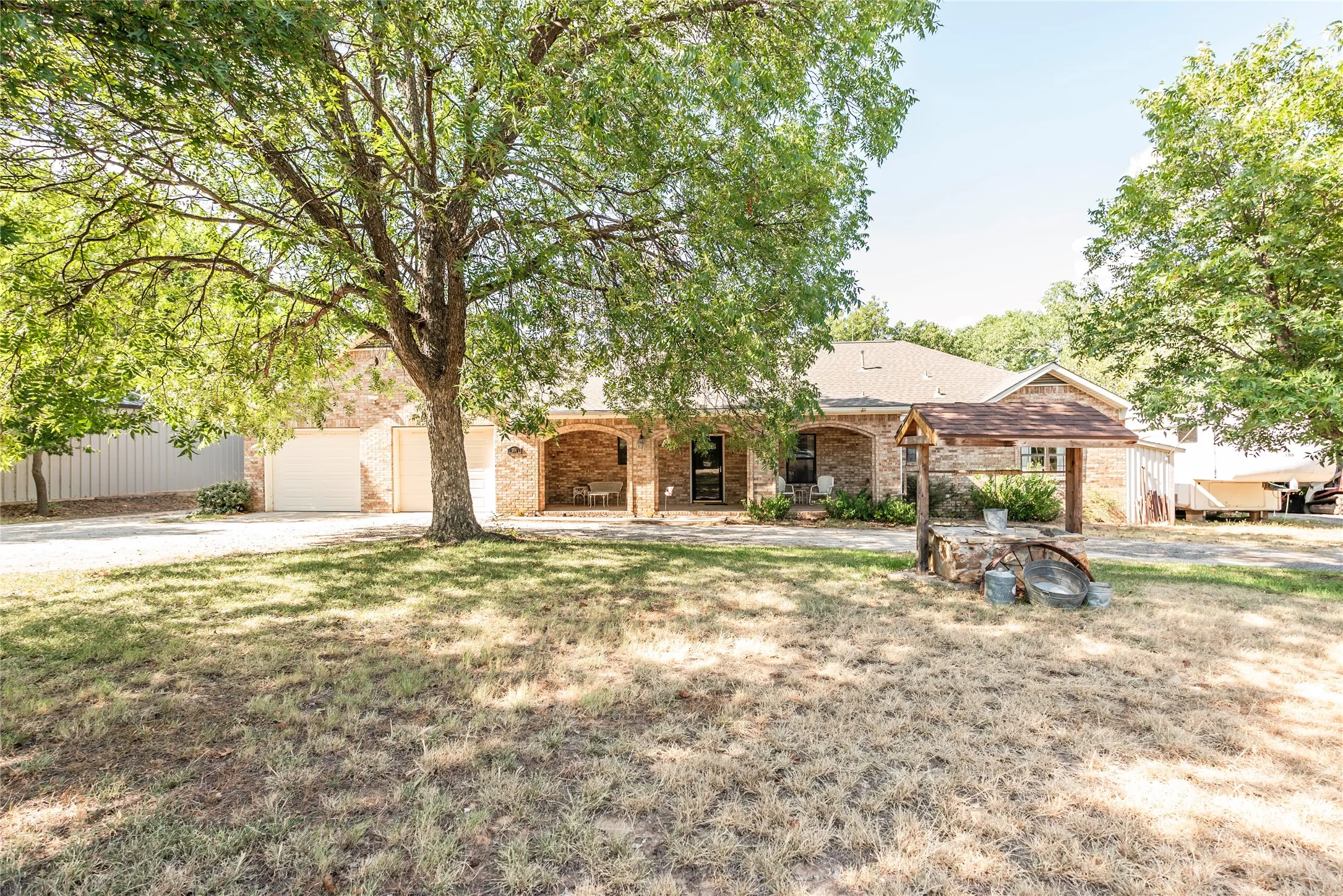 Single Family Residence For Sale in Montague County , 264 Oak Street, Nocona, Texas 76255, 4 Bedroom, 3 Bathroom, 2 Garage spaces, 2,211 Sqft, built in 1993, mls#21365173, Real Estate Agent in Nocona, Homes For Sale in Montague county, Homes For Sale in Nocona, Realtor in Nocona Texas, Real Estate Brokerage Independent Realty Texas, Luminita Cordes Realtor