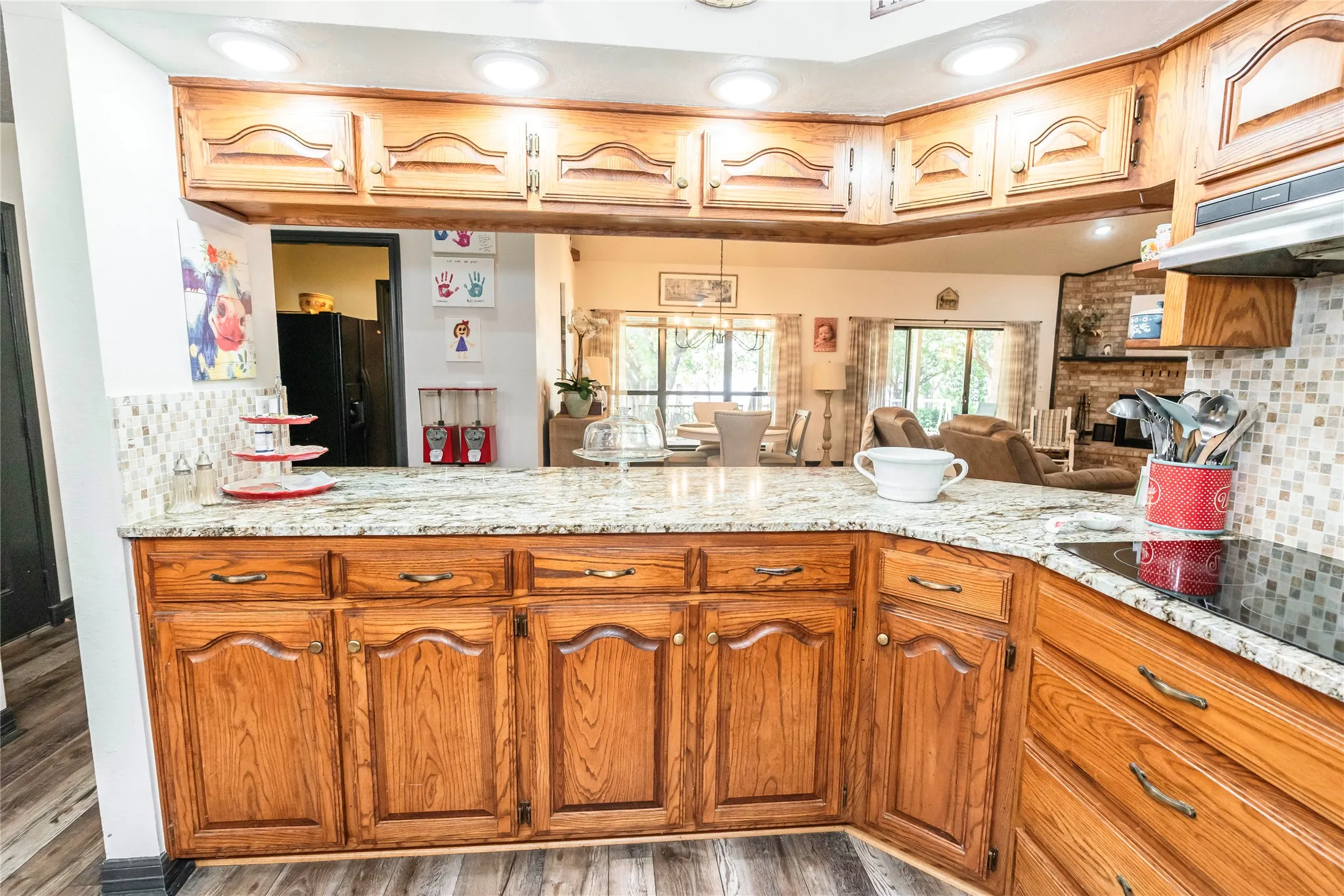 Single Family Residence For Sale in Montague County , 264 Oak Street, Nocona, Texas 76255, 4 Bedroom, 3 Bathroom, 2 Garage spaces, 2,211 Sqft, built in 1993, mls#21365173, Real Estate Agent in Nocona, Homes For Sale in Montague county, Homes For Sale in Nocona, Realtor in Nocona Texas, Real Estate Brokerage Independent Realty Texas, Luminita Cordes Realtor