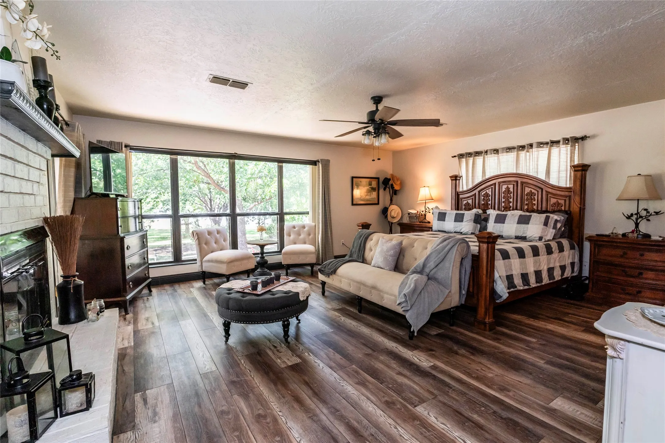 Single Family Residence For Sale in Montague County , 264 Oak Street, Nocona, Texas 76255, 4 Bedroom, 3 Bathroom, 2 Garage spaces, 2,211 Sqft, built in 1993, mls#21365173, Real Estate Agent in Nocona, Homes For Sale in Montague county, Homes For Sale in Nocona, Realtor in Nocona Texas, Real Estate Brokerage Independent Realty Texas, Luminita Cordes Realtor