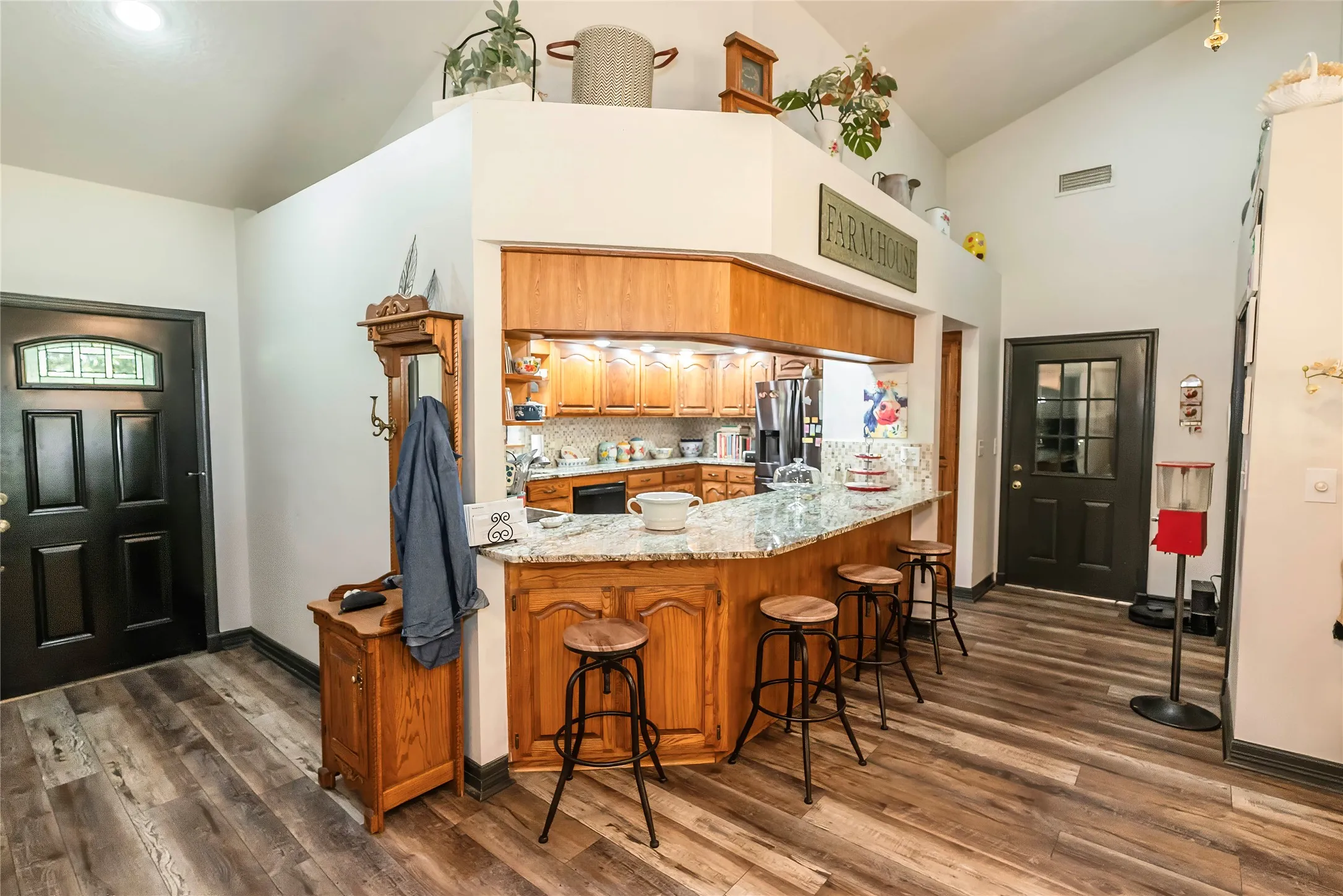 Single Family Residence For Sale in Montague County , 264 Oak Street, Nocona, Texas 76255, 4 Bedroom, 3 Bathroom, 2 Garage spaces, 2,211 Sqft, built in 1993, mls#21365173, Real Estate Agent in Nocona, Homes For Sale in Montague county, Homes For Sale in Nocona, Realtor in Nocona Texas, Real Estate Brokerage Independent Realty Texas, Luminita Cordes Realtor