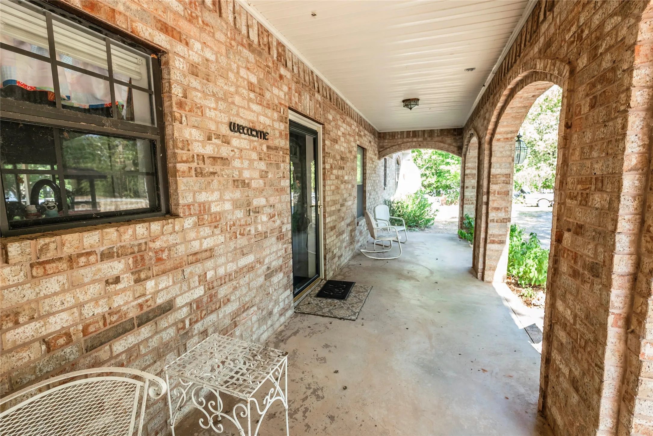 Single Family Residence For Sale in Montague County , 264 Oak Street, Nocona, Texas 76255, 4 Bedroom, 3 Bathroom, 2 Garage spaces, 2,211 Sqft, built in 1993, mls#21365173, Real Estate Agent in Nocona, Homes For Sale in Montague county, Homes For Sale in Nocona, Realtor in Nocona Texas, Real Estate Brokerage Independent Realty Texas, Luminita Cordes Realtor