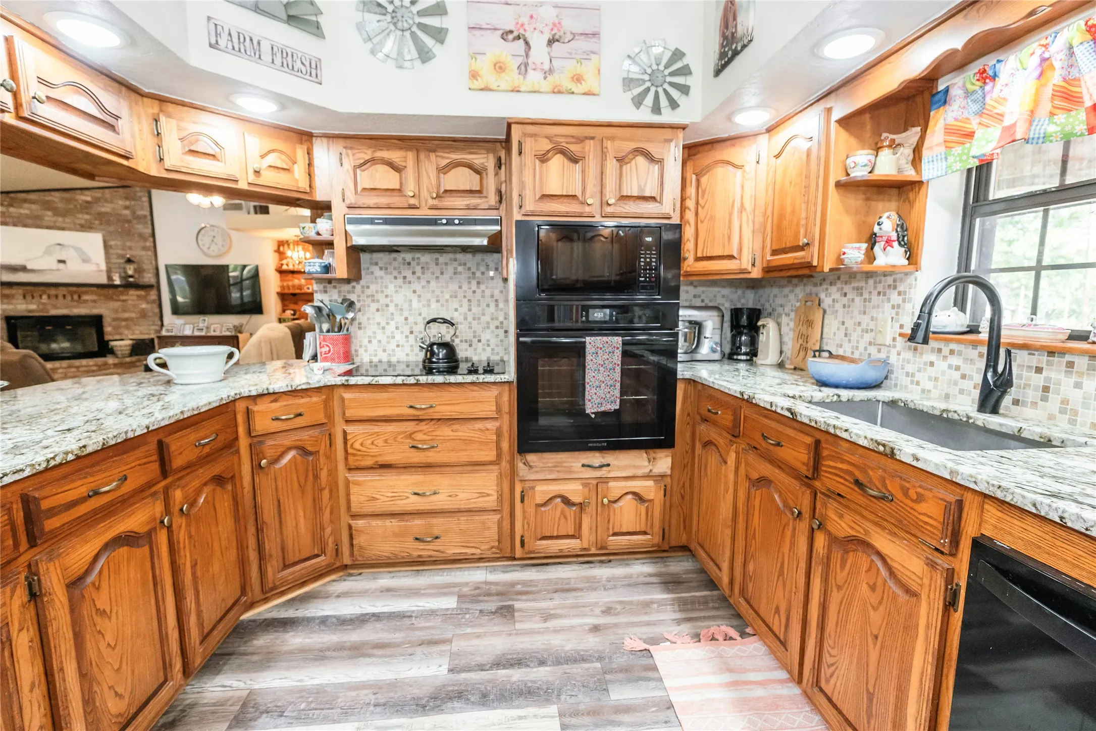 Single Family Residence For Sale in Montague County , 264 Oak Street, Nocona, Texas 76255, 4 Bedroom, 3 Bathroom, 2 Garage spaces, 2,211 Sqft, built in 1993, mls#21365173, Real Estate Agent in Nocona, Homes For Sale in Montague county, Homes For Sale in Nocona, Realtor in Nocona Texas, Real Estate Brokerage Independent Realty Texas, Luminita Cordes Realtor