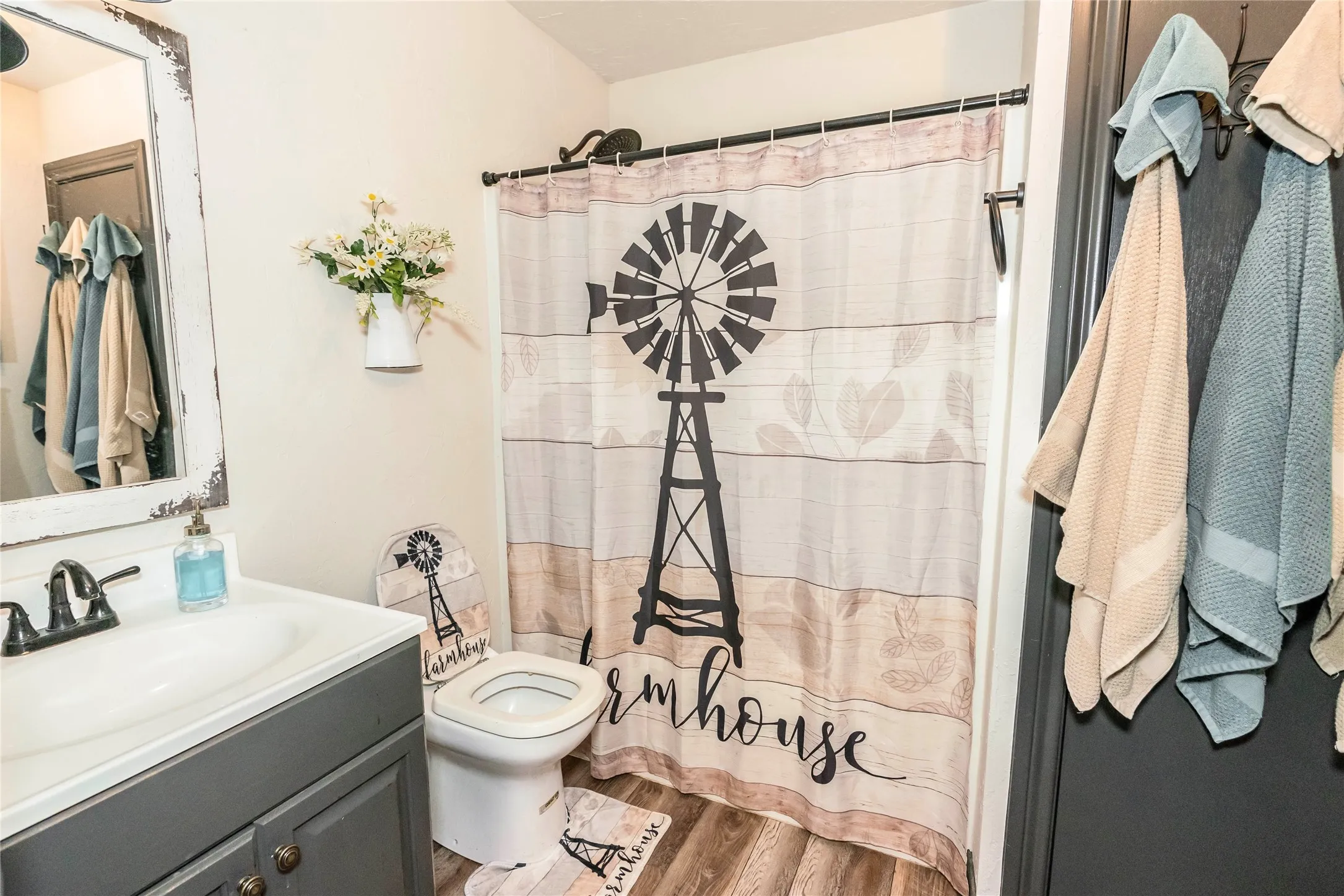 Single Family Residence For Sale in Montague County , 264 Oak Street, Nocona, Texas 76255, 4 Bedroom, 3 Bathroom, 2 Garage spaces, 2,211 Sqft, built in 1993, mls#21365173, Real Estate Agent in Nocona, Homes For Sale in Montague county, Homes For Sale in Nocona, Realtor in Nocona Texas, Real Estate Brokerage Independent Realty Texas, Luminita Cordes Realtor