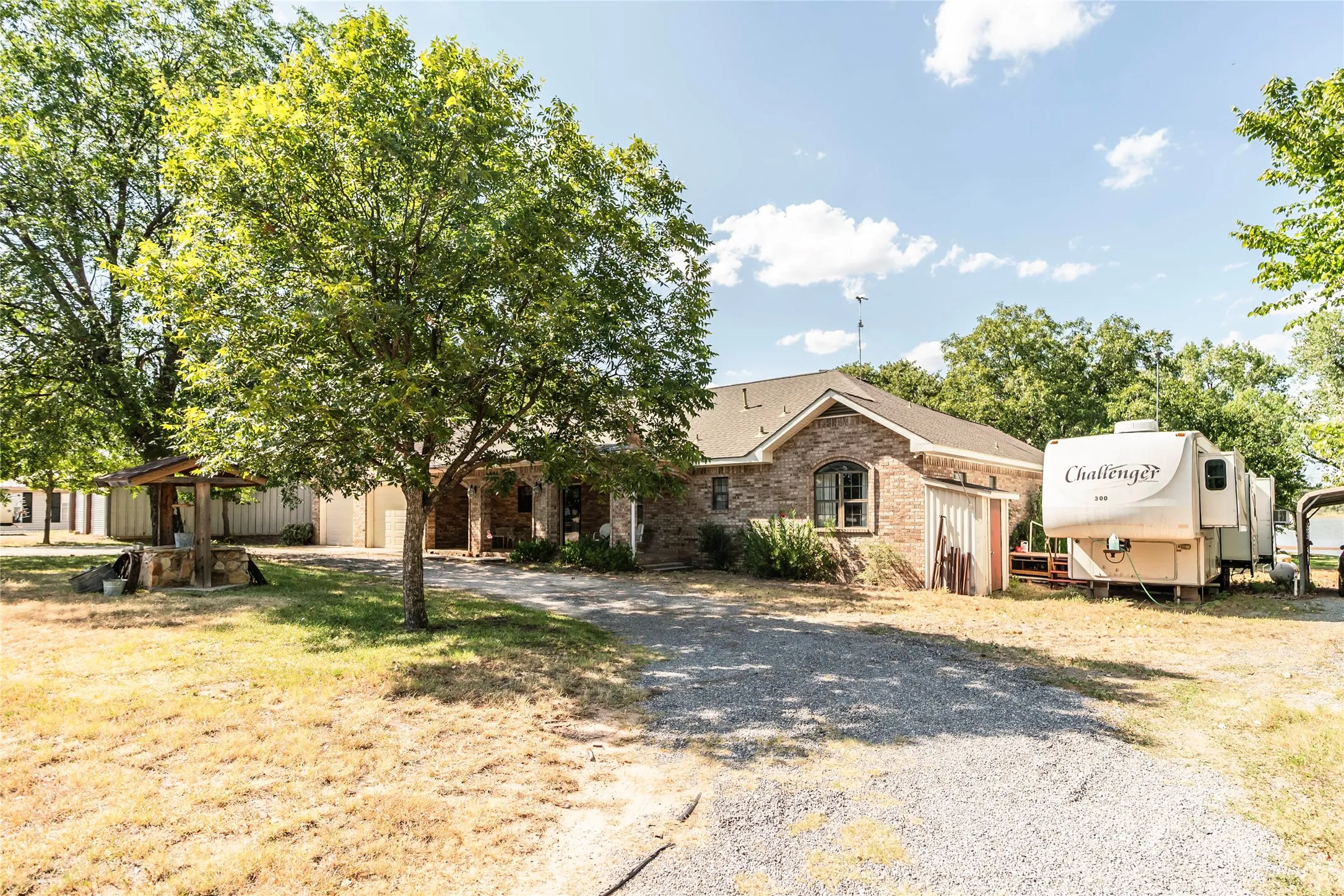 Single Family Residence For Sale in Montague County , 264 Oak Street, Nocona, Texas 76255, 4 Bedroom, 3 Bathroom, 2 Garage spaces, 2,211 Sqft, built in 1993, mls#21365173, Real Estate Agent in Nocona, Homes For Sale in Montague county, Homes For Sale in Nocona, Realtor in Nocona Texas, Real Estate Brokerage Independent Realty Texas, Luminita Cordes Realtor
