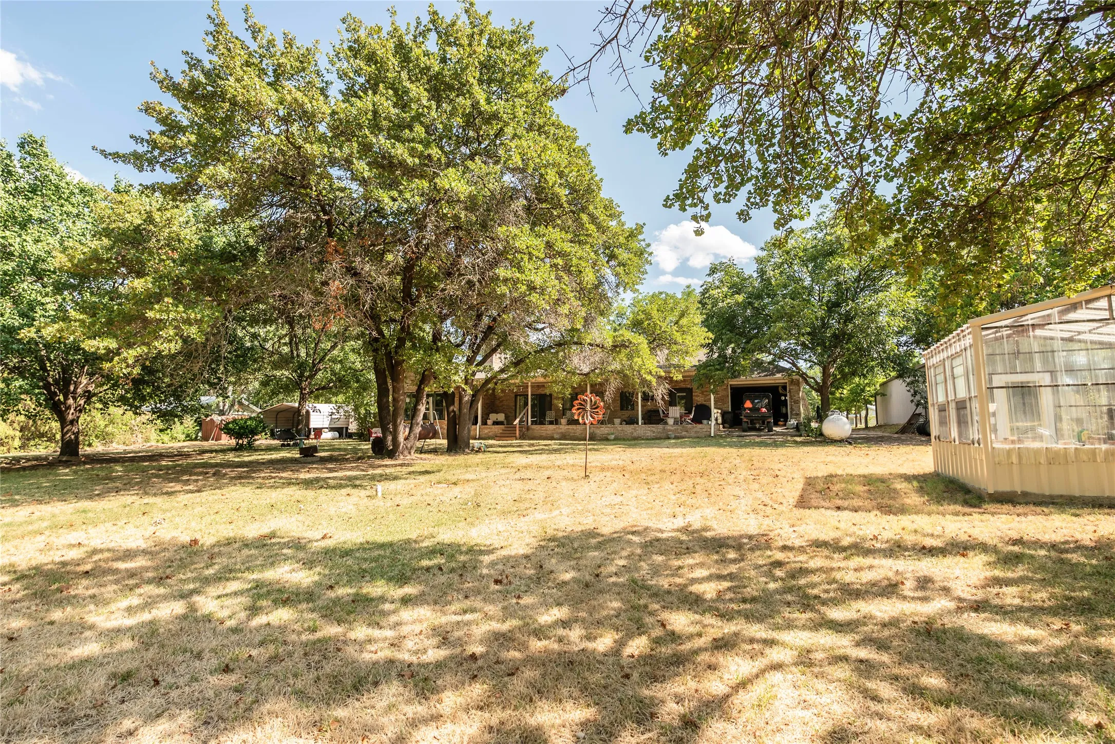 Single Family Residence For Sale in Montague County , 264 Oak Street, Nocona, Texas 76255, 4 Bedroom, 3 Bathroom, 2 Garage spaces, 2,211 Sqft, built in 1993, mls#21365173, Real Estate Agent in Nocona, Homes For Sale in Montague county, Homes For Sale in Nocona, Realtor in Nocona Texas, Real Estate Brokerage Independent Realty Texas, Luminita Cordes Realtor