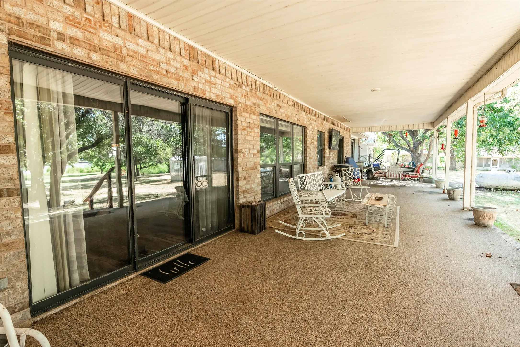 Single Family Residence For Sale in Montague County , 264 Oak Street, Nocona, Texas 76255, 4 Bedroom, 3 Bathroom, 2 Garage spaces, 2,211 Sqft, built in 1993, mls#21365173, Real Estate Agent in Nocona, Homes For Sale in Montague county, Homes For Sale in Nocona, Realtor in Nocona Texas, Real Estate Brokerage Independent Realty Texas, Luminita Cordes Realtor