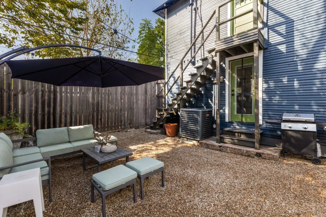 Single Family Residence For Sale in Dallas County , 609 N Fulton Street, Dallas, Texas 75214, 2 Bedroom, 2 Bathroom, 1 Garage spaces, 872 Sqft, built in 1950, mls#21363094, Real Estate Agent in Dallas, Homes For Sale in Dallas county, Homes For Sale in Dallas, Realtor in Dallas Texas, Real Estate Brokerage Independent Realty Texas, Luminita Cordes Realtor