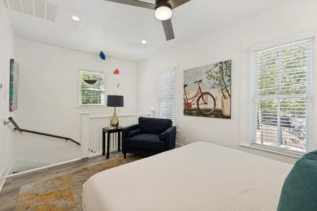 Single Family Residence For Sale in Dallas County , 609 N Fulton Street, Dallas, Texas 75214, 2 Bedroom, 2 Bathroom, 1 Garage spaces, 872 Sqft, built in 1950, mls#21363094, Real Estate Agent in Dallas, Homes For Sale in Dallas county, Homes For Sale in Dallas, Realtor in Dallas Texas, Real Estate Brokerage Independent Realty Texas, Luminita Cordes Realtor