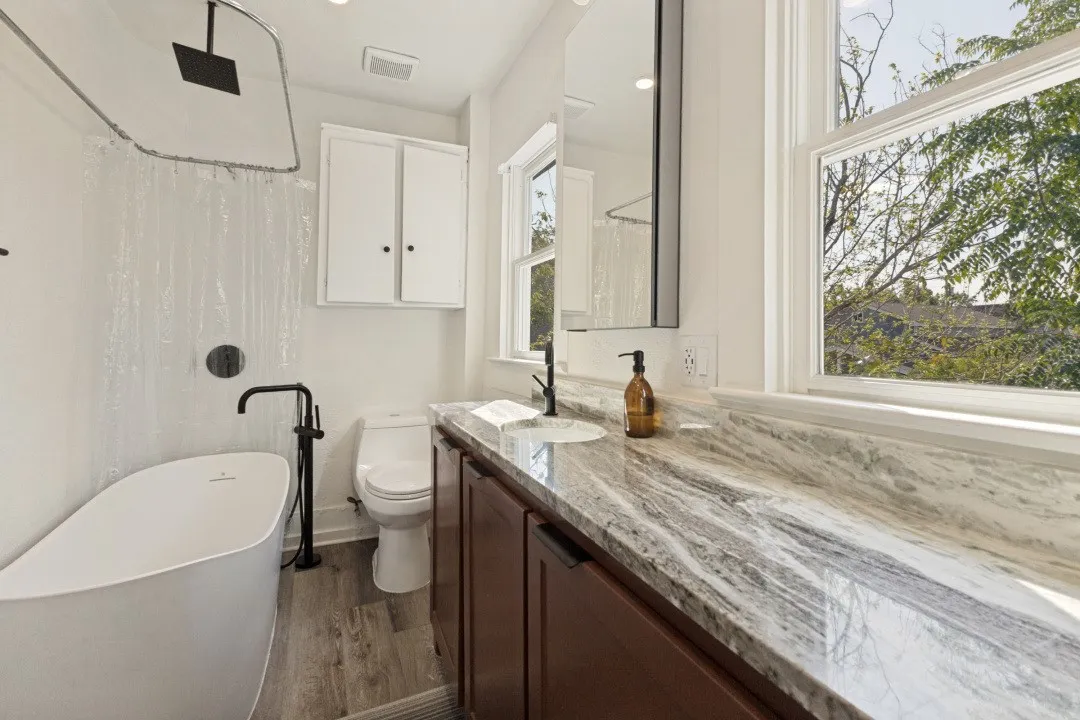Single Family Residence For Sale in Dallas County , 609 N Fulton Street, Dallas, Texas 75214, 2 Bedroom, 2 Bathroom, 1 Garage spaces, 872 Sqft, built in 1950, mls#21363094, Real Estate Agent in Dallas, Homes For Sale in Dallas county, Homes For Sale in Dallas, Realtor in Dallas Texas, Real Estate Brokerage Independent Realty Texas, Luminita Cordes Realtor