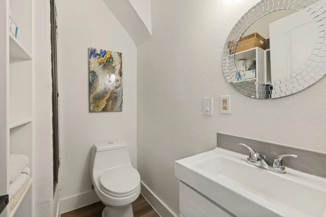 Single Family Residence For Sale in Dallas County , 609 N Fulton Street, Dallas, Texas 75214, 2 Bedroom, 2 Bathroom, 1 Garage spaces, 872 Sqft, built in 1950, mls#21363094, Real Estate Agent in Dallas, Homes For Sale in Dallas county, Homes For Sale in Dallas, Realtor in Dallas Texas, Real Estate Brokerage Independent Realty Texas, Luminita Cordes Realtor