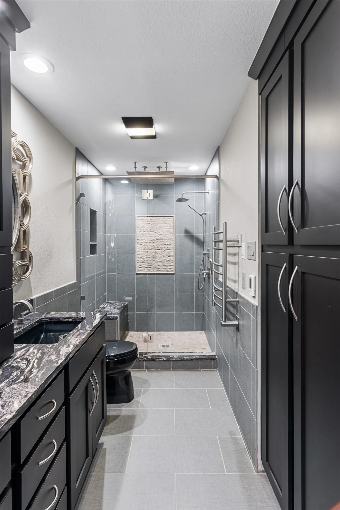 Single Family Residence For Sale in Tarrant County , 2207 Winter Sunday Way, Arlington, Texas 76012, 3 Bedroom, 3 Bathroom, 2 Garage spaces, 2,090 Sqft, built in 1979, mls#21360667, Real Estate Agent in Arlington, Homes For Sale in Tarrant county, Homes For Sale in Arlington, Realtor in Arlington Texas, Real Estate Brokerage Independent Realty Texas, Luminita Cordes Realtor