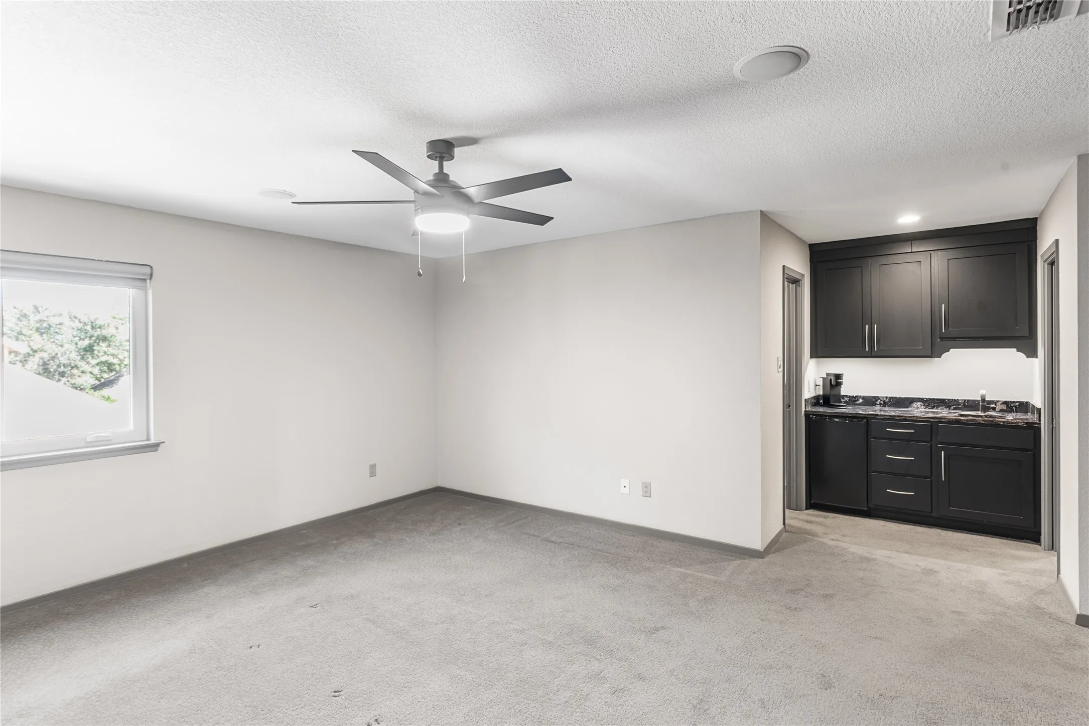 Single Family Residence For Sale in Tarrant County , 2207 Winter Sunday Way, Arlington, Texas 76012, 3 Bedroom, 3 Bathroom, 2 Garage spaces, 2,090 Sqft, built in 1979, mls#21360667, Real Estate Agent in Arlington, Homes For Sale in Tarrant county, Homes For Sale in Arlington, Realtor in Arlington Texas, Real Estate Brokerage Independent Realty Texas, Luminita Cordes Realtor