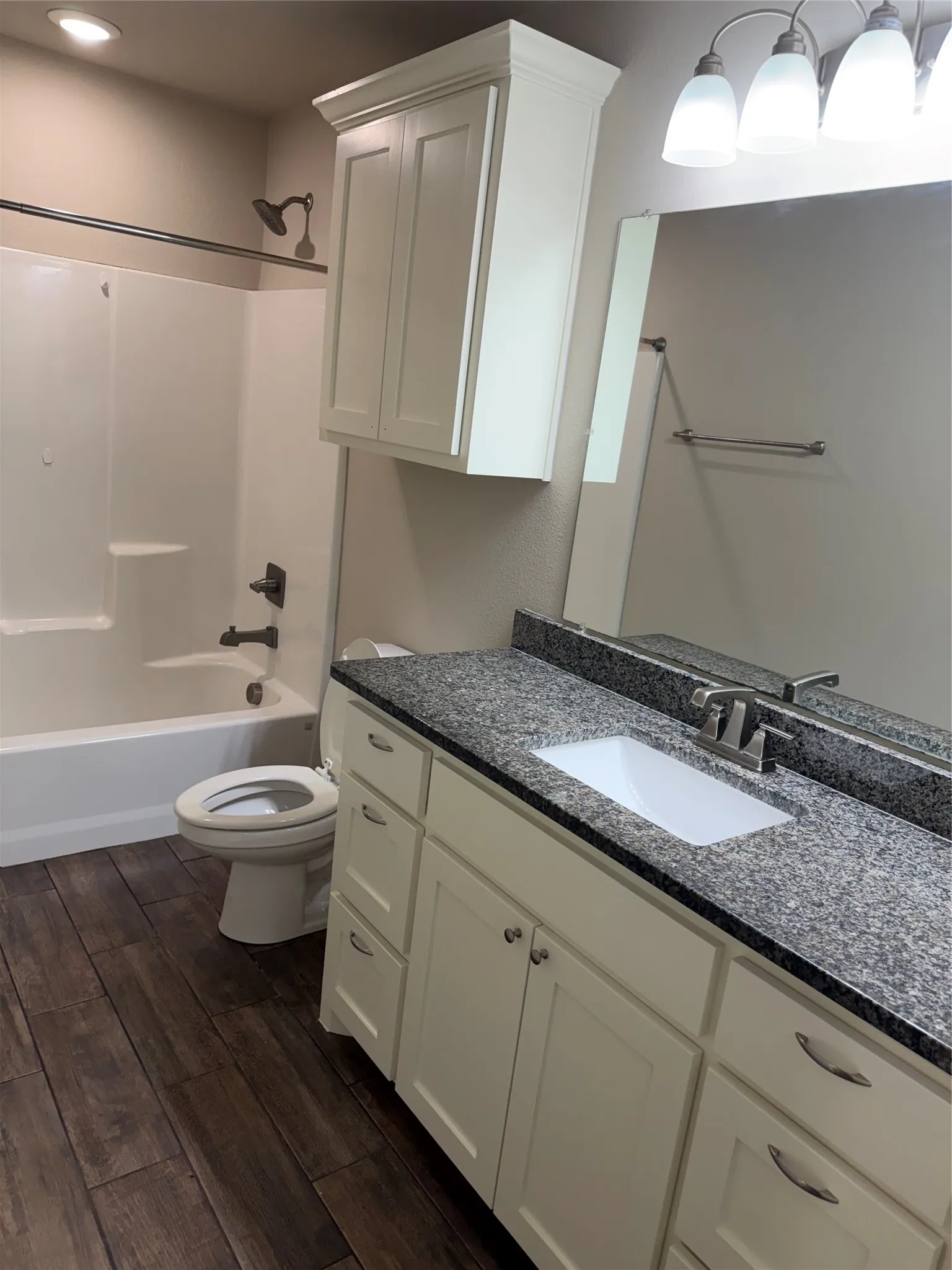 Single Family Residence For Rent in Grayson County , 303 N Colbert Avenue, Sherman, Texas 75090, 3 Bedroom, 2 Bathroom, Garage spaces, 1,238 Sqft, built in 2020, mls#21365197, Real Estate Agent in Sherman, Homes For Rent in Grayson county, Homes For Rent in Sherman, Realtor in Sherman Texas, Real Estate Brokerage Independent Realty Texas, Luminita Cordes Realtor