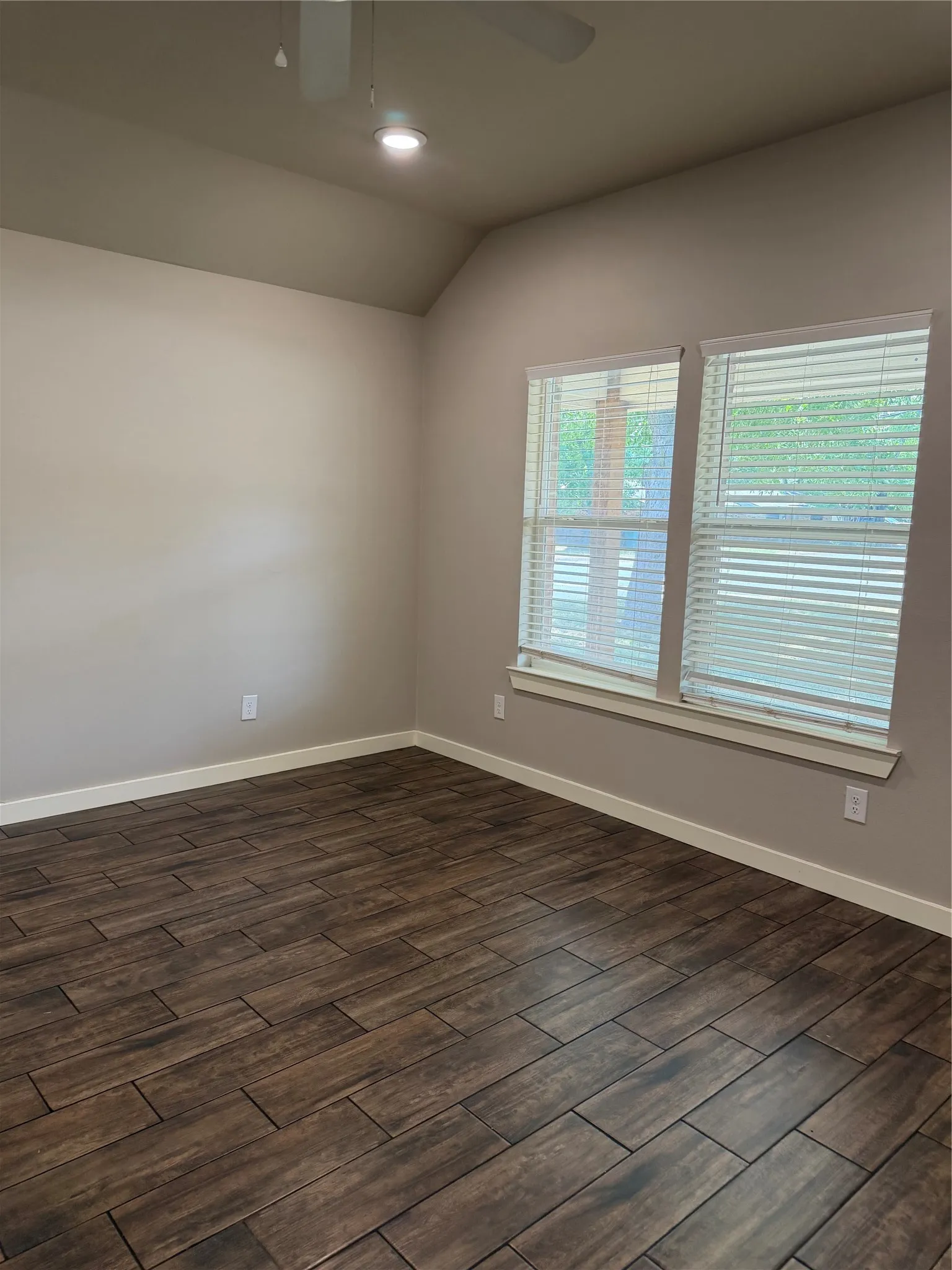 Single Family Residence For Rent in Grayson County , 303 N Colbert Avenue, Sherman, Texas 75090, 3 Bedroom, 2 Bathroom, Garage spaces, 1,238 Sqft, built in 2020, mls#21365197, Real Estate Agent in Sherman, Homes For Rent in Grayson county, Homes For Rent in Sherman, Realtor in Sherman Texas, Real Estate Brokerage Independent Realty Texas, Luminita Cordes Realtor