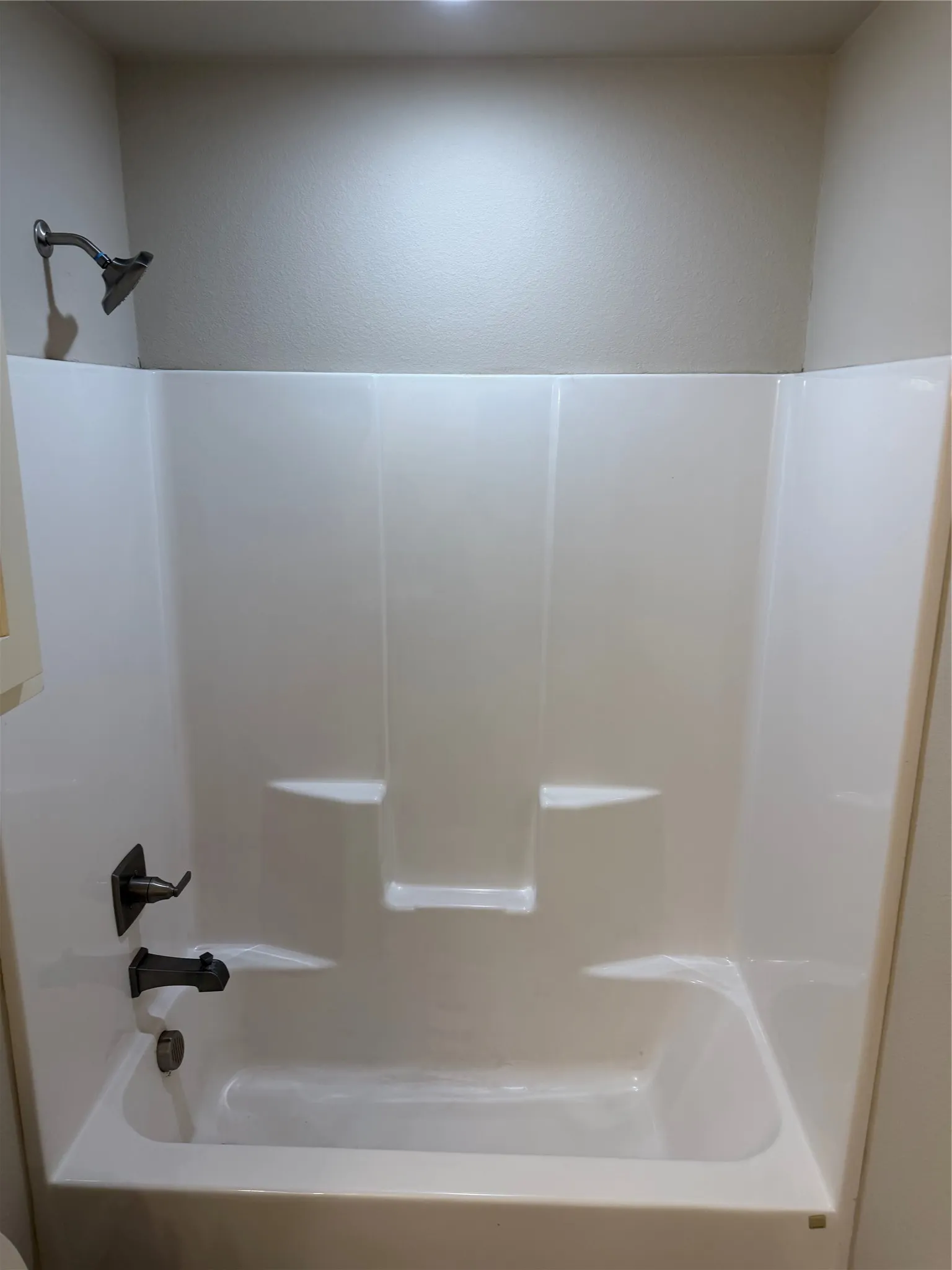 Single Family Residence For Rent in Grayson County , 303 N Colbert Avenue, Sherman, Texas 75090, 3 Bedroom, 2 Bathroom, Garage spaces, 1,238 Sqft, built in 2020, mls#21365197, Real Estate Agent in Sherman, Homes For Rent in Grayson county, Homes For Rent in Sherman, Realtor in Sherman Texas, Real Estate Brokerage Independent Realty Texas, Luminita Cordes Realtor