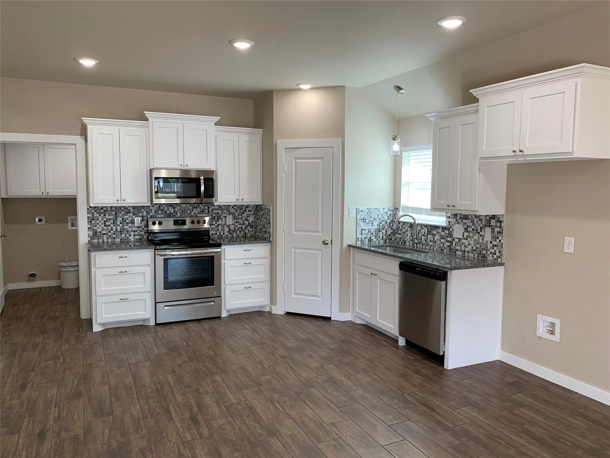 Single Family Residence For Rent in Grayson County , 303 N Colbert Avenue, Sherman, Texas 75090, 3 Bedroom, 2 Bathroom, Garage spaces, 1,238 Sqft, built in 2020, mls#21365197, Real Estate Agent in Sherman, Homes For Rent in Grayson county, Homes For Rent in Sherman, Realtor in Sherman Texas, Real Estate Brokerage Independent Realty Texas, Luminita Cordes Realtor
