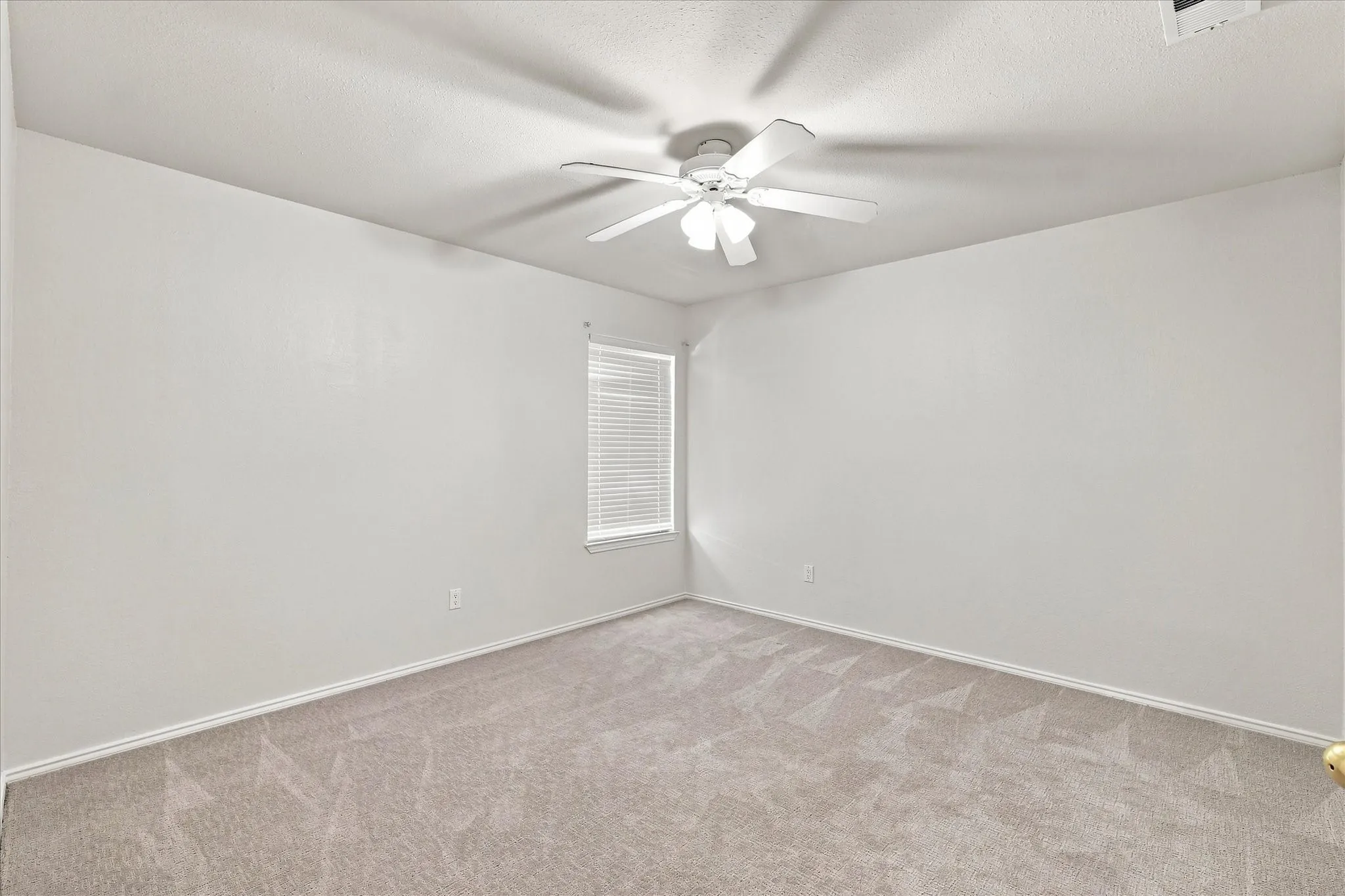 Single Family Residence For Sale in Denton County , 2312 Misty Trail Lane, Flower Mound, Texas 75028, 4 Bedroom, 3 Bathroom, 2 Garage spaces, 3,363 Sqft, built in 1989, mls#21363137, Real Estate Agent in Flower Mound, Homes For Sale in Denton county, Homes For Sale in Flower Mound, Realtor in Flower Mound Texas, Real Estate Brokerage Independent Realty Texas, Luminita Cordes Realtor
