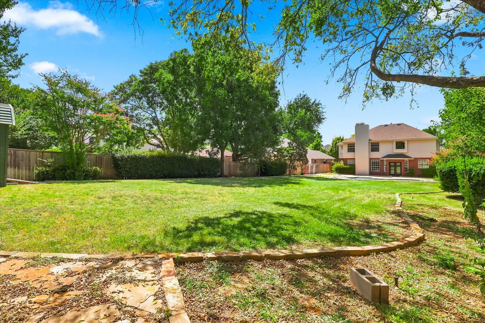 Single Family Residence For Sale in Denton County , 2312 Misty Trail Lane, Flower Mound, Texas 75028, 4 Bedroom, 3 Bathroom, 2 Garage spaces, 3,363 Sqft, built in 1989, mls#21363137, Real Estate Agent in Flower Mound, Homes For Sale in Denton county, Homes For Sale in Flower Mound, Realtor in Flower Mound Texas, Real Estate Brokerage Independent Realty Texas, Luminita Cordes Realtor