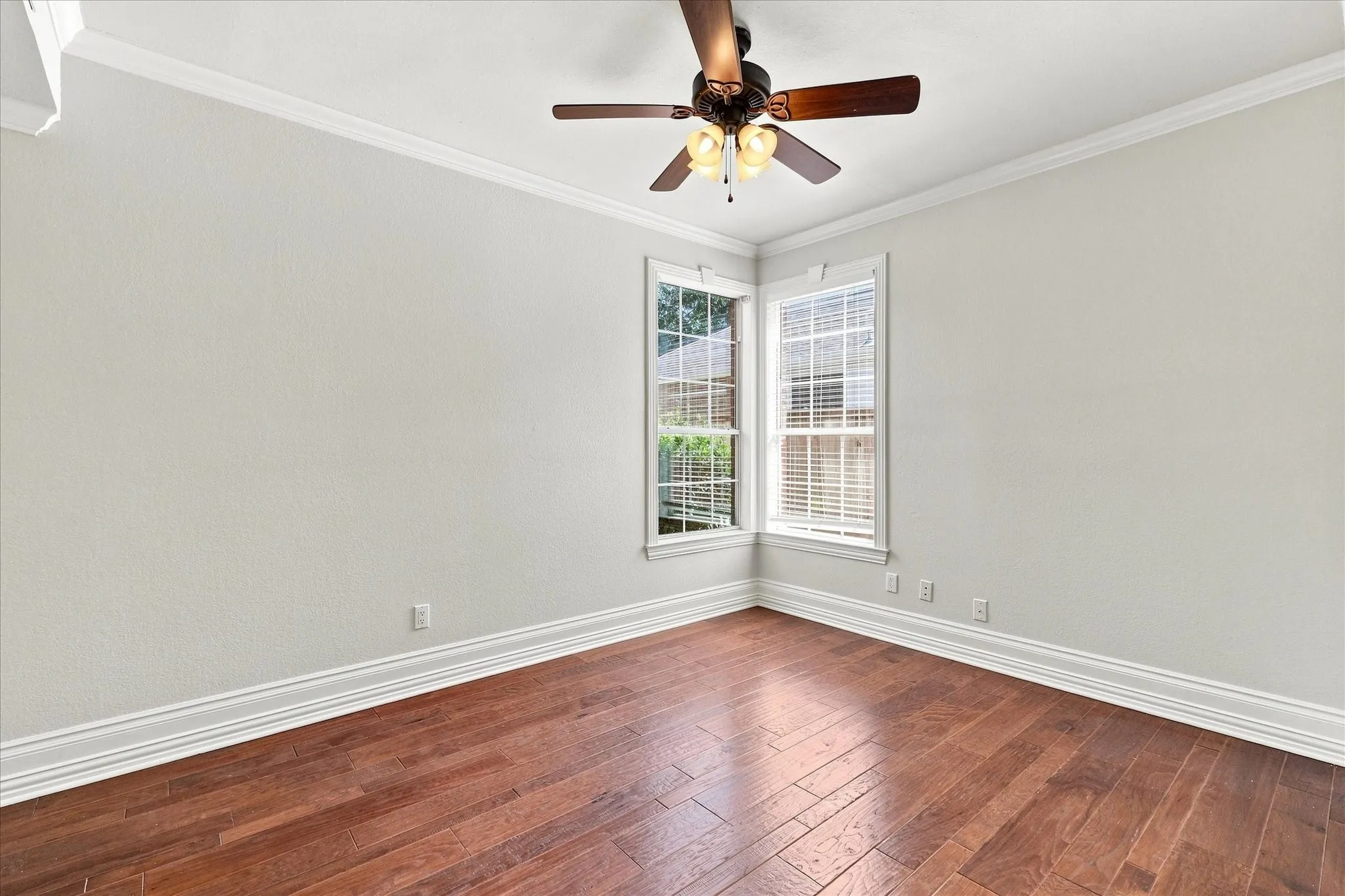 Single Family Residence For Sale in Denton County , 2312 Misty Trail Lane, Flower Mound, Texas 75028, 4 Bedroom, 3 Bathroom, 2 Garage spaces, 3,363 Sqft, built in 1989, mls#21363137, Real Estate Agent in Flower Mound, Homes For Sale in Denton county, Homes For Sale in Flower Mound, Realtor in Flower Mound Texas, Real Estate Brokerage Independent Realty Texas, Luminita Cordes Realtor