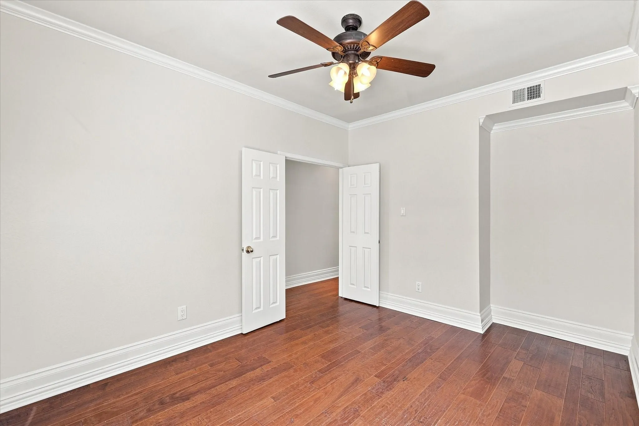 Single Family Residence For Sale in Denton County , 2312 Misty Trail Lane, Flower Mound, Texas 75028, 4 Bedroom, 3 Bathroom, 2 Garage spaces, 3,363 Sqft, built in 1989, mls#21363137, Real Estate Agent in Flower Mound, Homes For Sale in Denton county, Homes For Sale in Flower Mound, Realtor in Flower Mound Texas, Real Estate Brokerage Independent Realty Texas, Luminita Cordes Realtor
