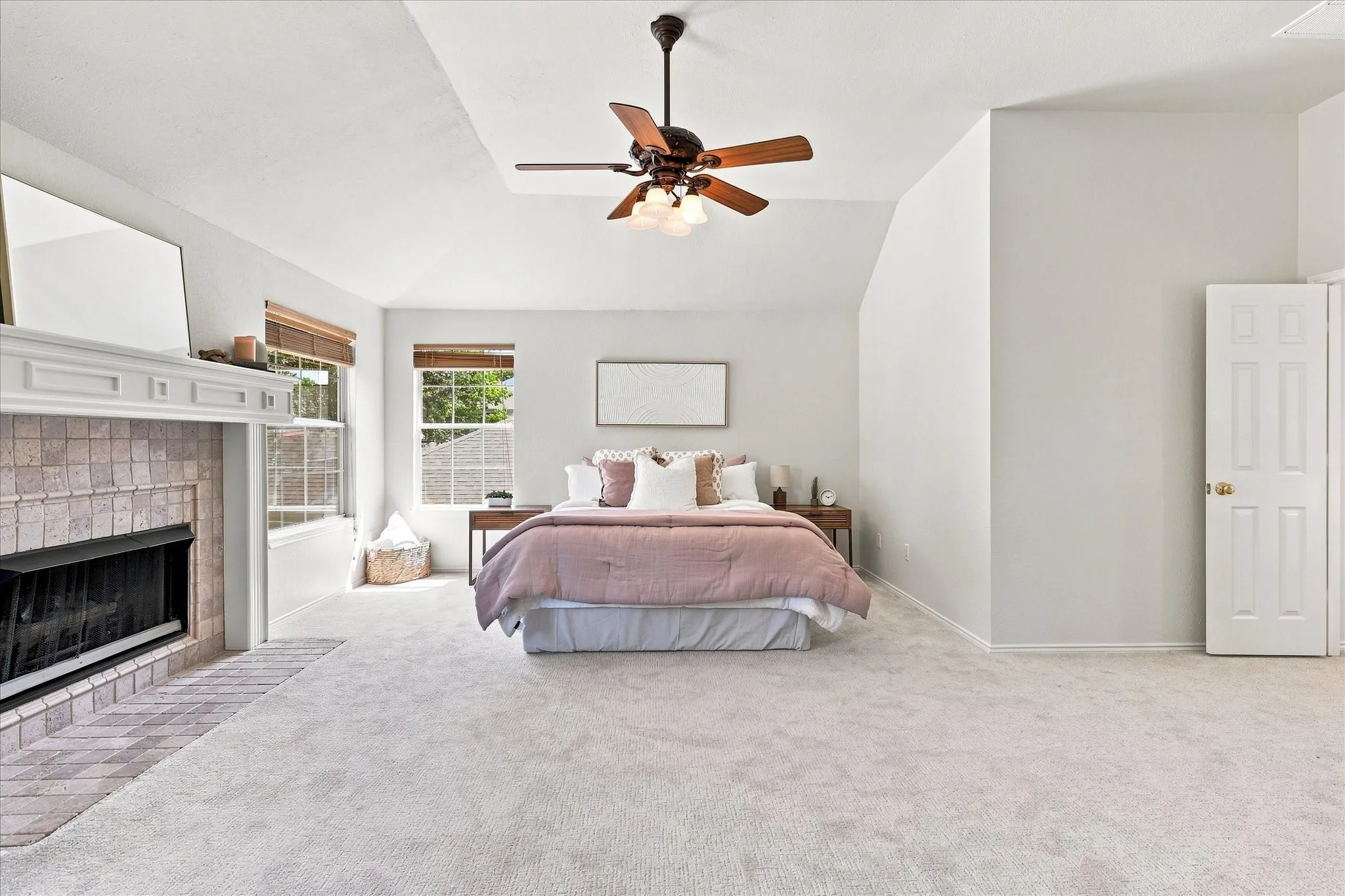 Single Family Residence For Sale in Denton County , 2312 Misty Trail Lane, Flower Mound, Texas 75028, 4 Bedroom, 3 Bathroom, 2 Garage spaces, 3,363 Sqft, built in 1989, mls#21363137, Real Estate Agent in Flower Mound, Homes For Sale in Denton county, Homes For Sale in Flower Mound, Realtor in Flower Mound Texas, Real Estate Brokerage Independent Realty Texas, Luminita Cordes Realtor
