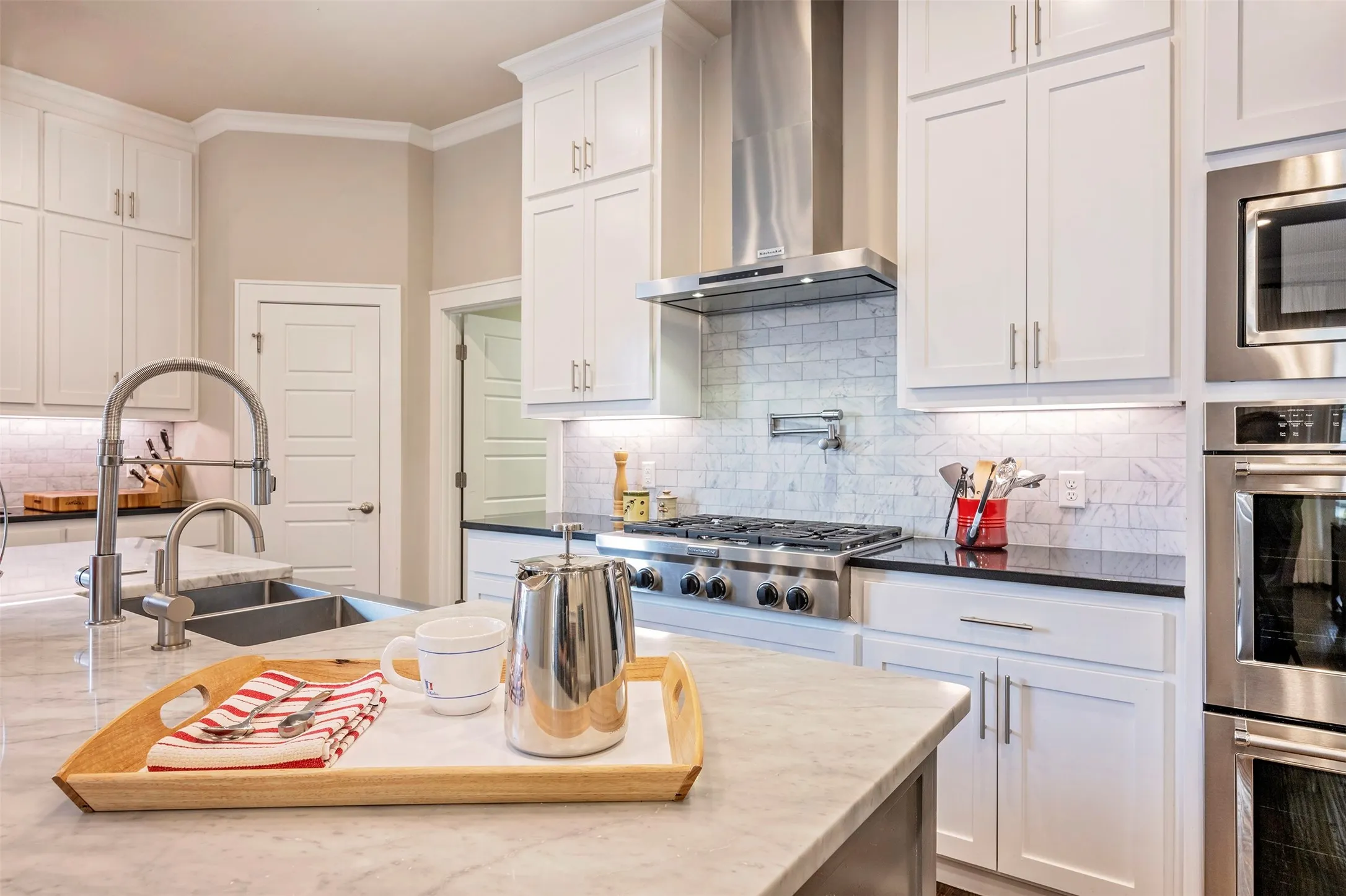 Single Family Residence For Sale in Tarrant County , 4009 Brookdale Road, Benbrook, Texas 76116, 5 Bedroom, 3 Bathroom, 2 Garage spaces, 2,856 Sqft, built in 2018, mls#21357612, Real Estate Agent in Benbrook, Homes For Sale in Tarrant county, Homes For Sale in Benbrook, Realtor in Benbrook Texas, Real Estate Brokerage Independent Realty Texas, Luminita Cordes Realtor