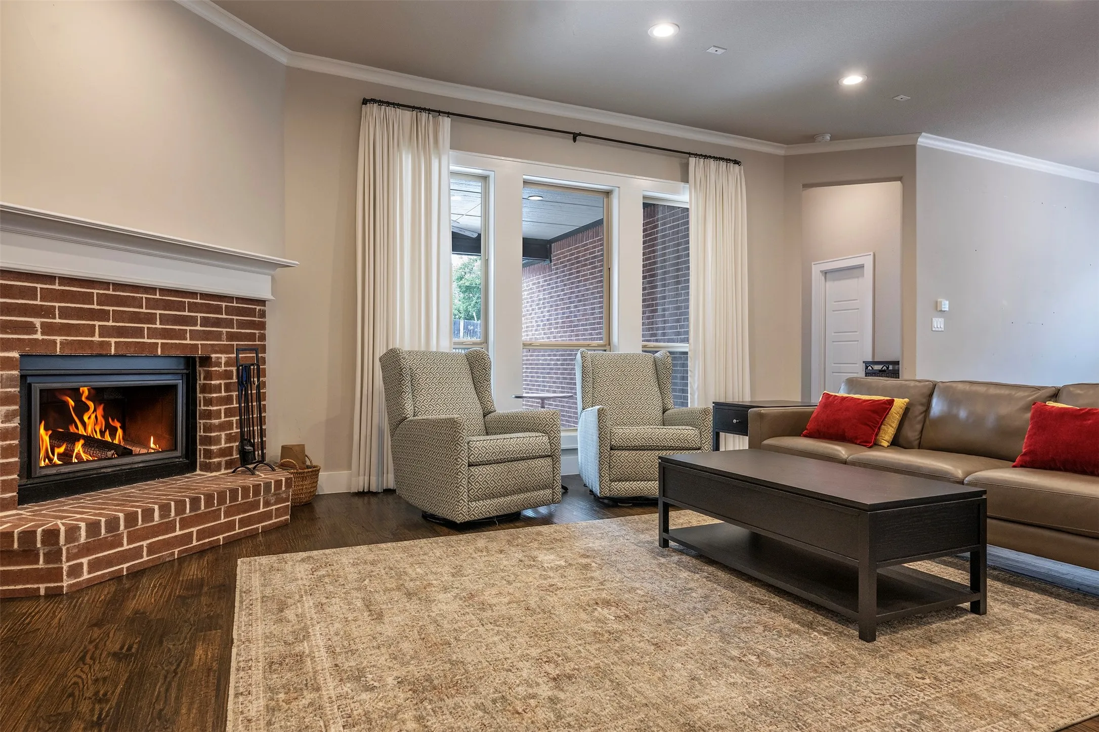 Single Family Residence For Sale in Tarrant County , 4009 Brookdale Road, Benbrook, Texas 76116, 5 Bedroom, 3 Bathroom, 2 Garage spaces, 2,856 Sqft, built in 2018, mls#21357612, Real Estate Agent in Benbrook, Homes For Sale in Tarrant county, Homes For Sale in Benbrook, Realtor in Benbrook Texas, Real Estate Brokerage Independent Realty Texas, Luminita Cordes Realtor
