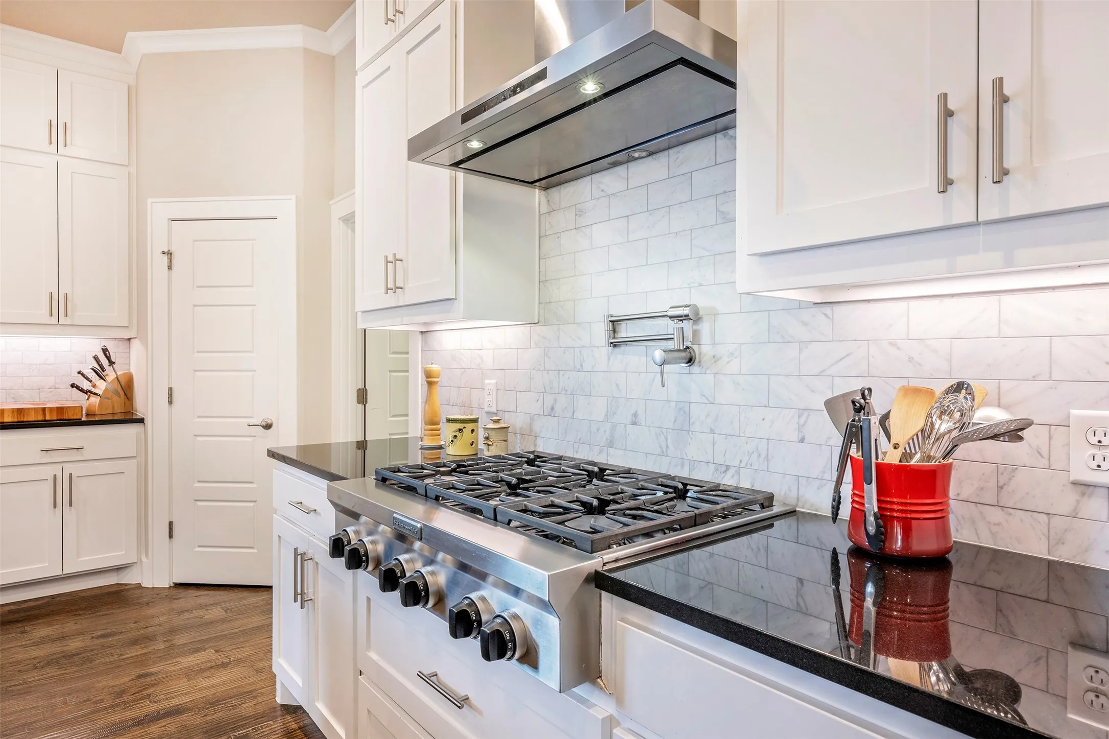 Single Family Residence For Sale in Tarrant County , 4009 Brookdale Road, Benbrook, Texas 76116, 5 Bedroom, 3 Bathroom, 2 Garage spaces, 2,856 Sqft, built in 2018, mls#21357612, Real Estate Agent in Benbrook, Homes For Sale in Tarrant county, Homes For Sale in Benbrook, Realtor in Benbrook Texas, Real Estate Brokerage Independent Realty Texas, Luminita Cordes Realtor