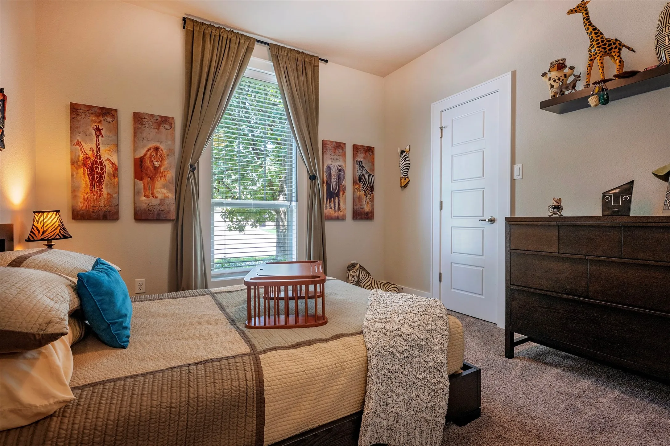 Single Family Residence For Sale in Tarrant County , 4009 Brookdale Road, Benbrook, Texas 76116, 5 Bedroom, 3 Bathroom, 2 Garage spaces, 2,856 Sqft, built in 2018, mls#21357612, Real Estate Agent in Benbrook, Homes For Sale in Tarrant county, Homes For Sale in Benbrook, Realtor in Benbrook Texas, Real Estate Brokerage Independent Realty Texas, Luminita Cordes Realtor
