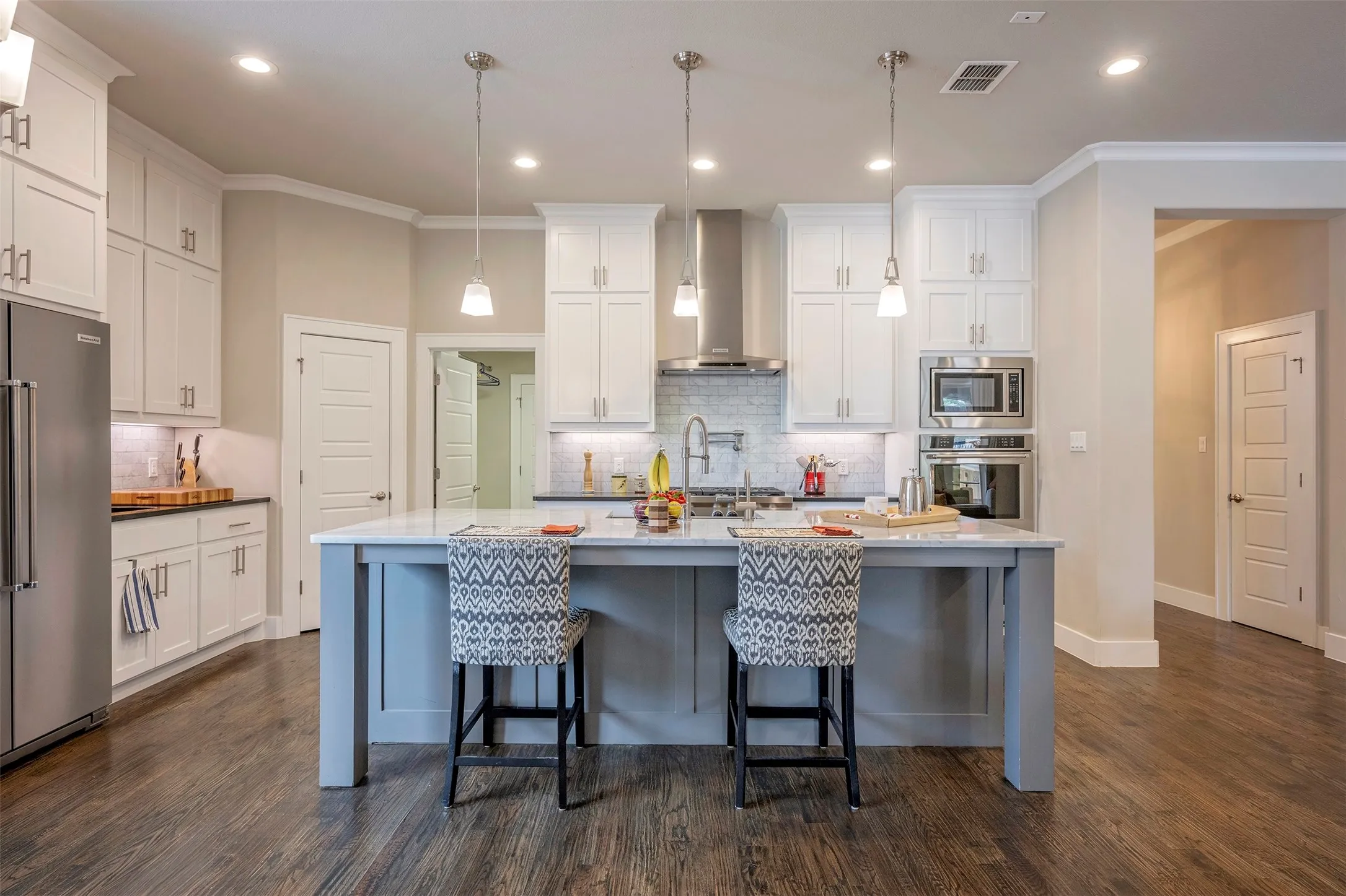 Single Family Residence For Sale in Tarrant County , 4009 Brookdale Road, Benbrook, Texas 76116, 5 Bedroom, 3 Bathroom, 2 Garage spaces, 2,856 Sqft, built in 2018, mls#21357612, Real Estate Agent in Benbrook, Homes For Sale in Tarrant county, Homes For Sale in Benbrook, Realtor in Benbrook Texas, Real Estate Brokerage Independent Realty Texas, Luminita Cordes Realtor