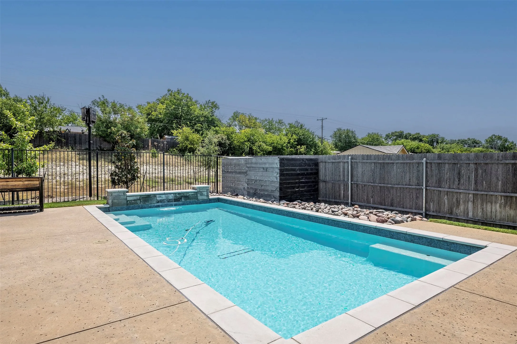 Single Family Residence For Sale in Tarrant County , 4009 Brookdale Road, Benbrook, Texas 76116, 5 Bedroom, 3 Bathroom, 2 Garage spaces, 2,856 Sqft, built in 2018, mls#21357612, Real Estate Agent in Benbrook, Homes For Sale in Tarrant county, Homes For Sale in Benbrook, Realtor in Benbrook Texas, Real Estate Brokerage Independent Realty Texas, Luminita Cordes Realtor