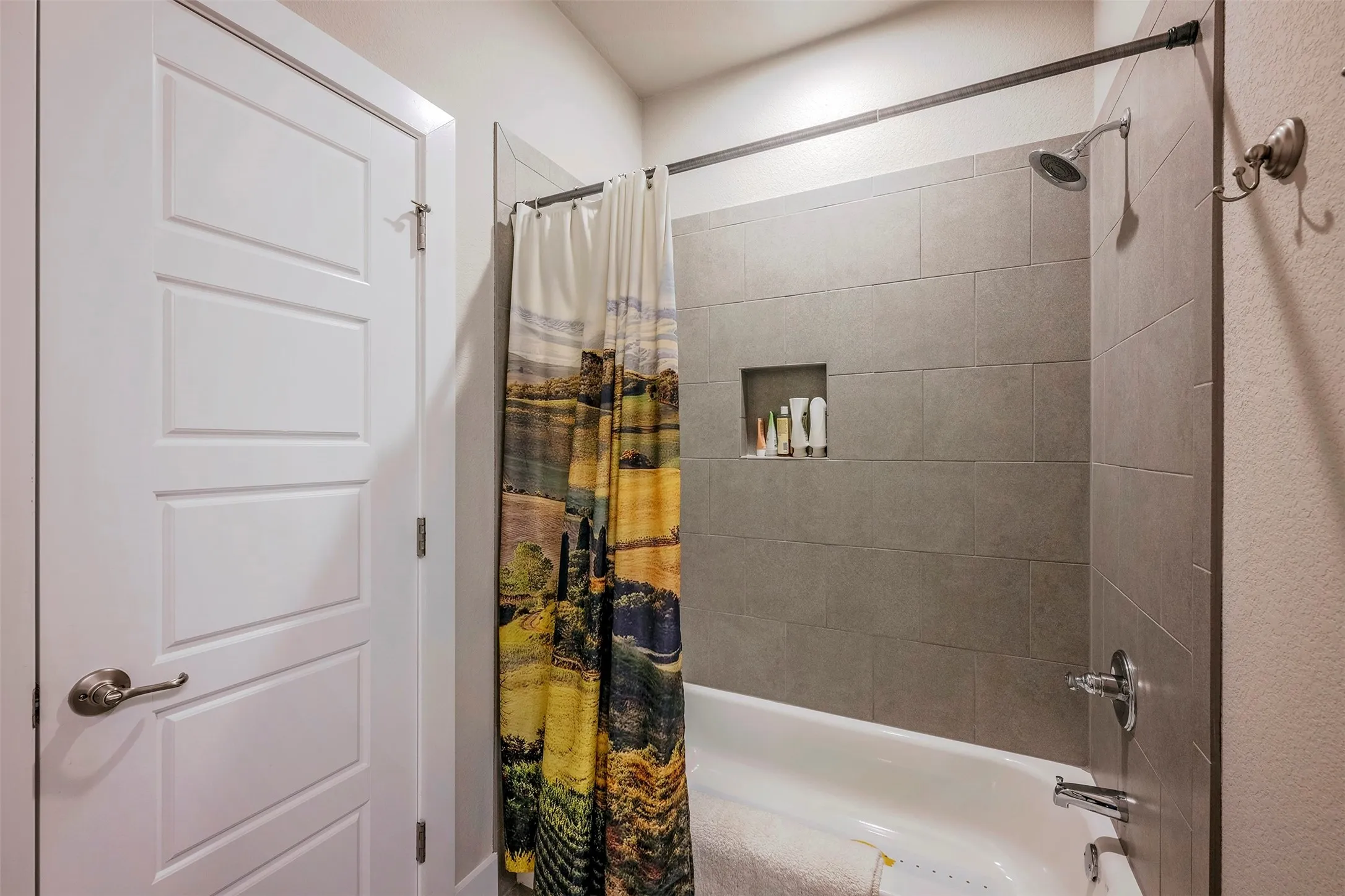 Single Family Residence For Sale in Tarrant County , 4009 Brookdale Road, Benbrook, Texas 76116, 5 Bedroom, 3 Bathroom, 2 Garage spaces, 2,856 Sqft, built in 2018, mls#21357612, Real Estate Agent in Benbrook, Homes For Sale in Tarrant county, Homes For Sale in Benbrook, Realtor in Benbrook Texas, Real Estate Brokerage Independent Realty Texas, Luminita Cordes Realtor
