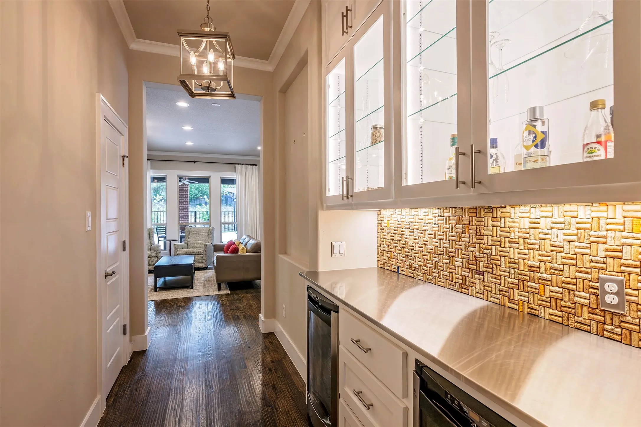 Single Family Residence For Sale in Tarrant County , 4009 Brookdale Road, Benbrook, Texas 76116, 5 Bedroom, 3 Bathroom, 2 Garage spaces, 2,856 Sqft, built in 2018, mls#21357612, Real Estate Agent in Benbrook, Homes For Sale in Tarrant county, Homes For Sale in Benbrook, Realtor in Benbrook Texas, Real Estate Brokerage Independent Realty Texas, Luminita Cordes Realtor