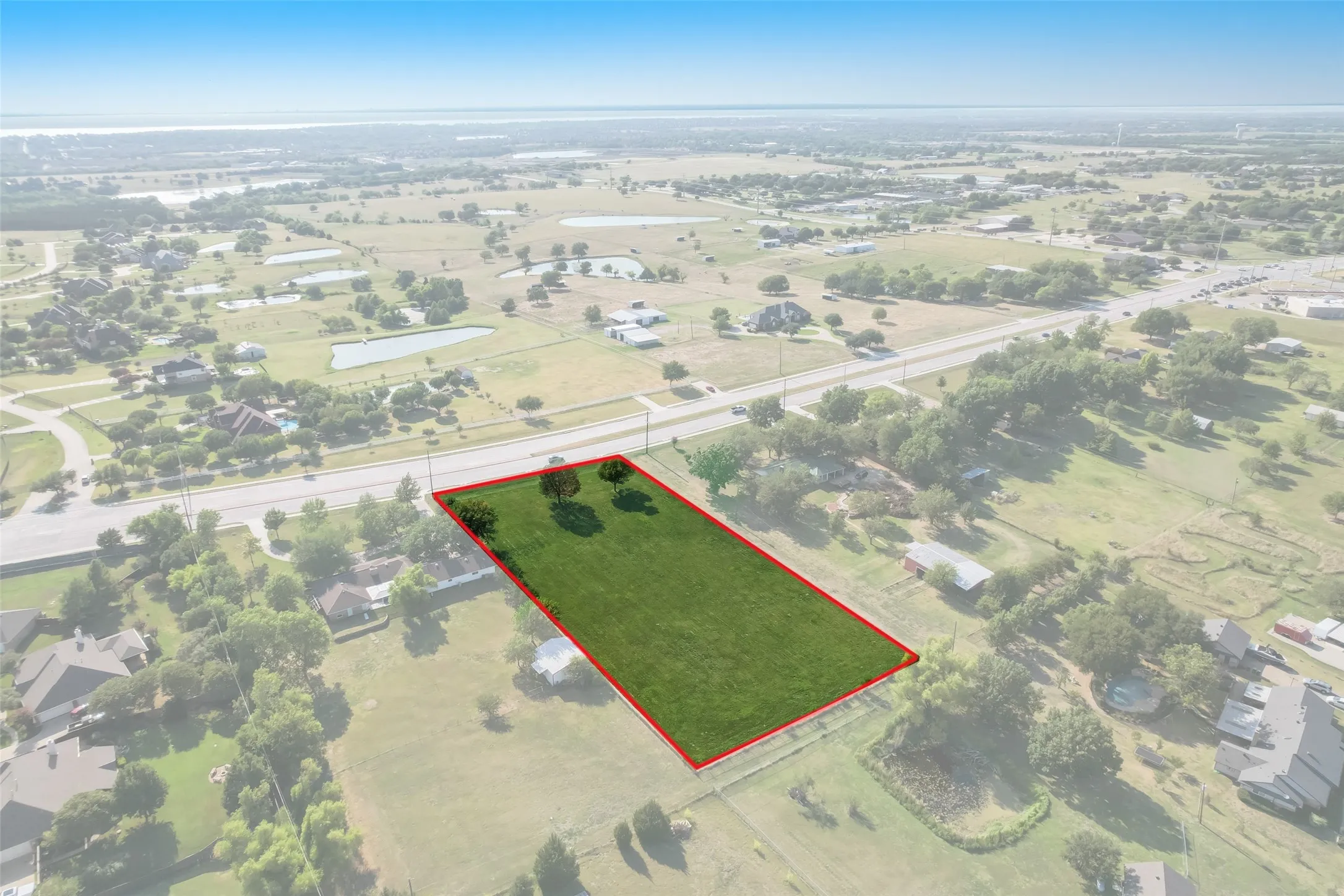 Aerial image from 2023; boundary lines are approximate